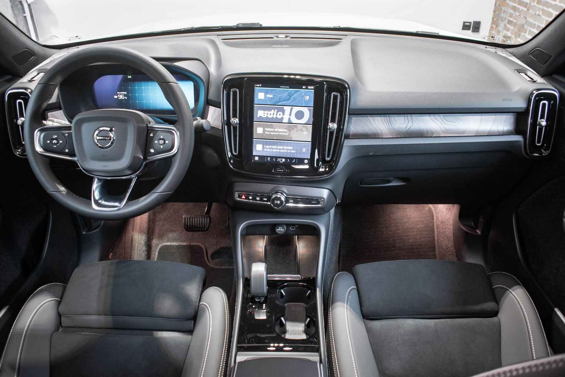Volvo C40 Single Motor Extended Range Ultimate | Panoramadak | Premium Audio | Warmtepomp | Interieurvoorverwarming | 20"Lichtmetalen Velgen | Adaptieve Cruise Control | Elektrisch bedienbare voorstoelen - 15/34