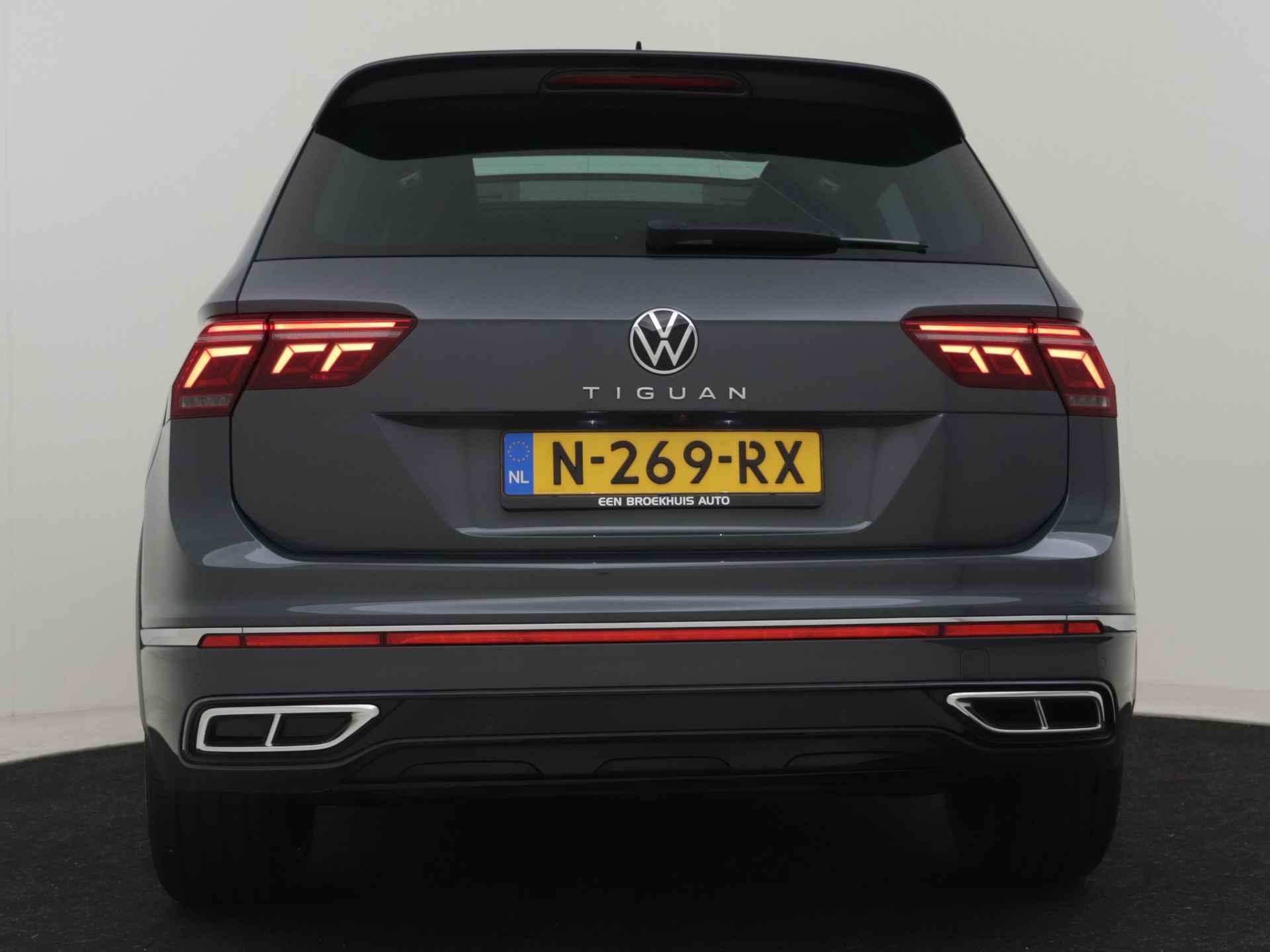 Volkswagen Tiguan 1.5 TSI 150pk R-Line | Airco | Achteruitrijcamera | Apple Carplay/Android auto | Cruise control adaptief | DAB-radio | Elektroni - 30/47