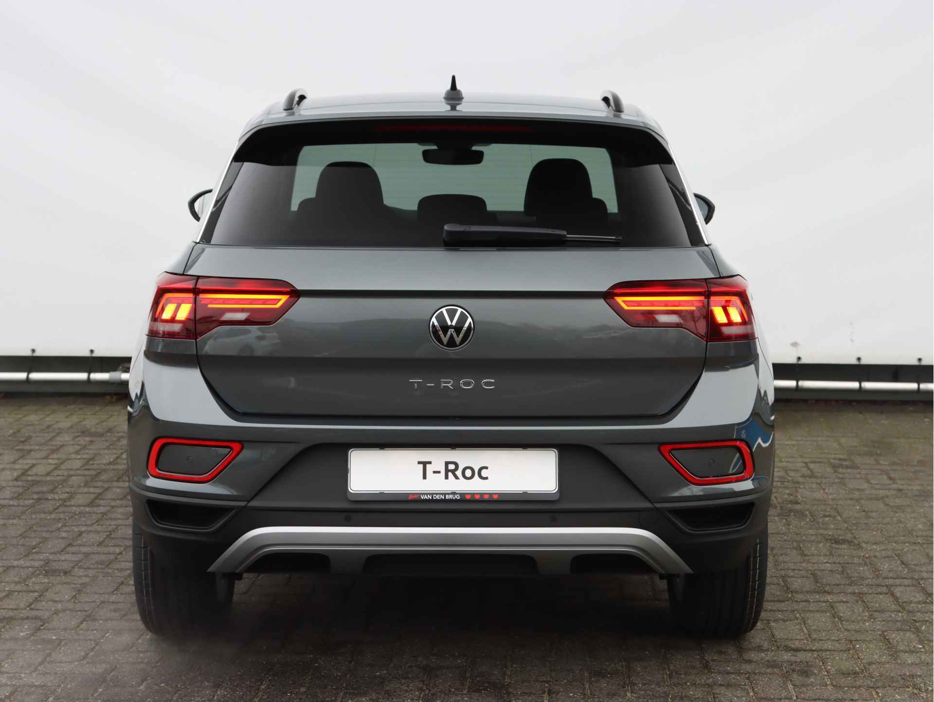 Volkswagen T-Roc 1.0 TSI Life Business 110pk | Navigatie | Stoelverwarming | 17" velgen | Achteruitrijcamera | - 6/34
