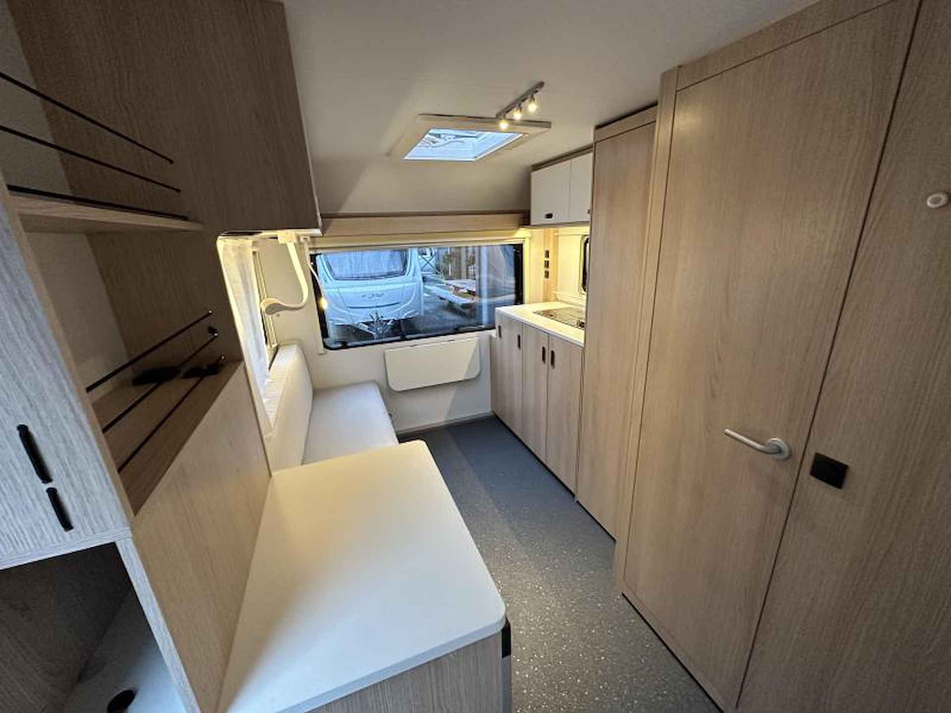 Adria Aviva 422 PY Lichtgewicht caravan - 9/18