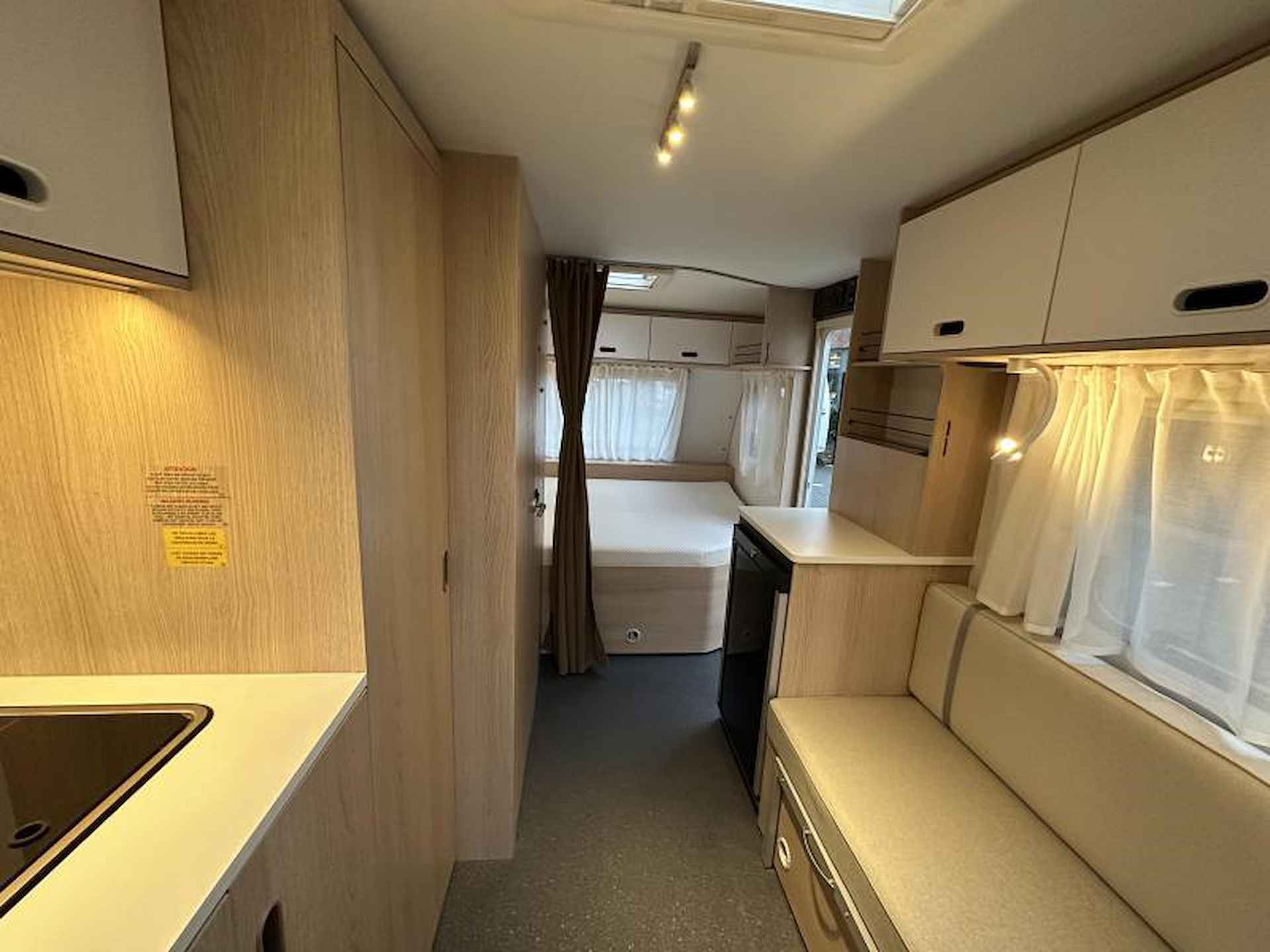 Adria Aviva 422 PY Lichtgewicht caravan - 17/18