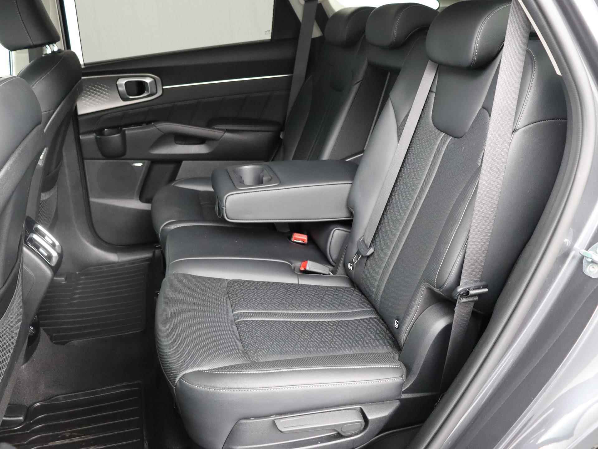Kia Sorento 1.6 T-GDI Plug-in Hybrid 4WD DynamicPlusLine 7p. | Demo | Lederen Bekleding | Premium Audio (Bose) | Adaptieve Cruise Control | Elektrische Stoelverstelling - 12/49