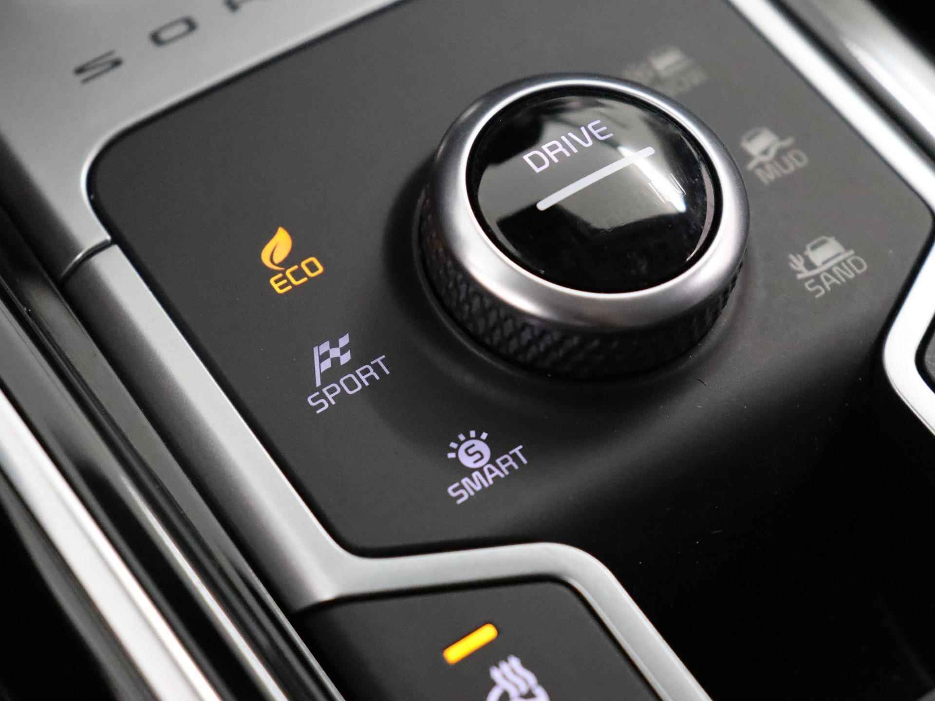 Kia Sorento 1.6 T-GDI Plug-in Hybrid 4WD DynamicPlusLine 7p. | Demo | Lederen Bekleding | Premium Audio (Bose) | Adaptieve Cruise Control | Elektrische Stoelverstelling - 30/49