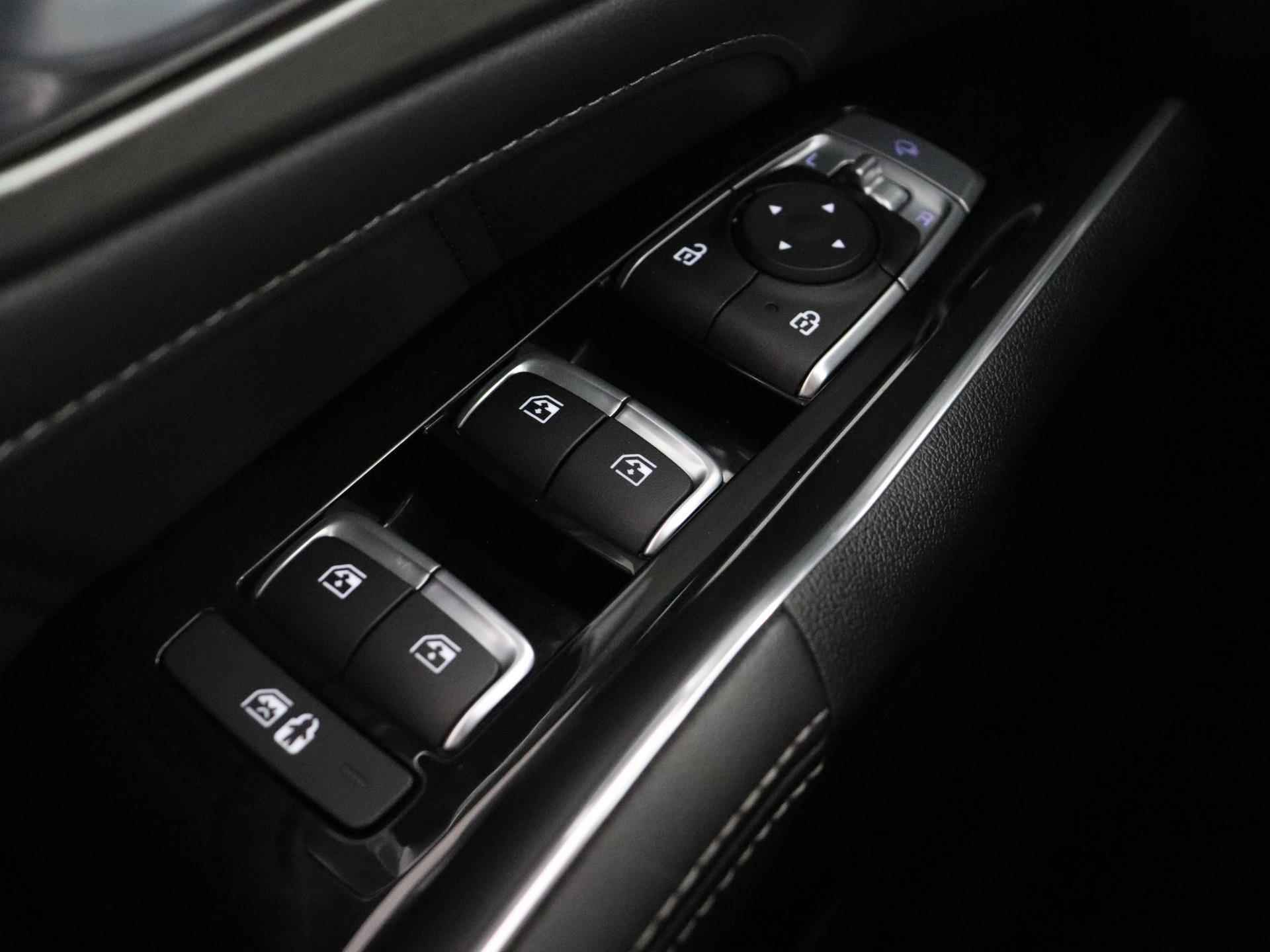 Kia Sorento 1.6 T-GDI Plug-in Hybrid 4WD DynamicPlusLine 7p. | Demo | Lederen Bekleding | Premium Audio (Bose) | Adaptieve Cruise Control | Elektrische Stoelverstelling - 40/49