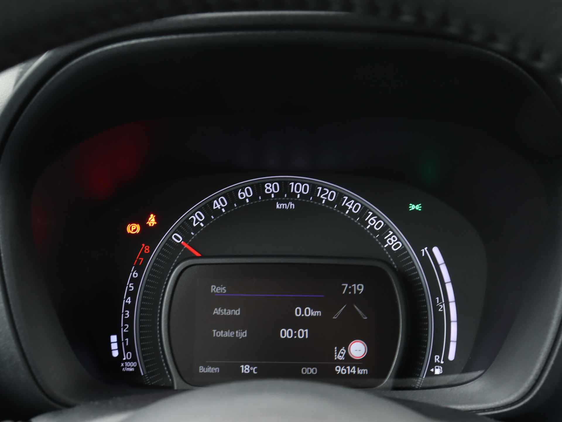 Toyota Aygo X 1.0 VVT-i MT play Parkeer Camera | Adaptive Cruise | Apple carplay | - 7/41