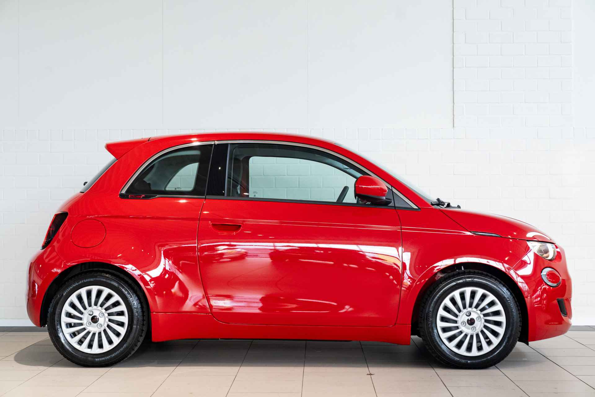 Fiat 500 RED | 3 Fase | Navigatie | Apple Carplay & Android Auto | Cruise Controle | - 5/28