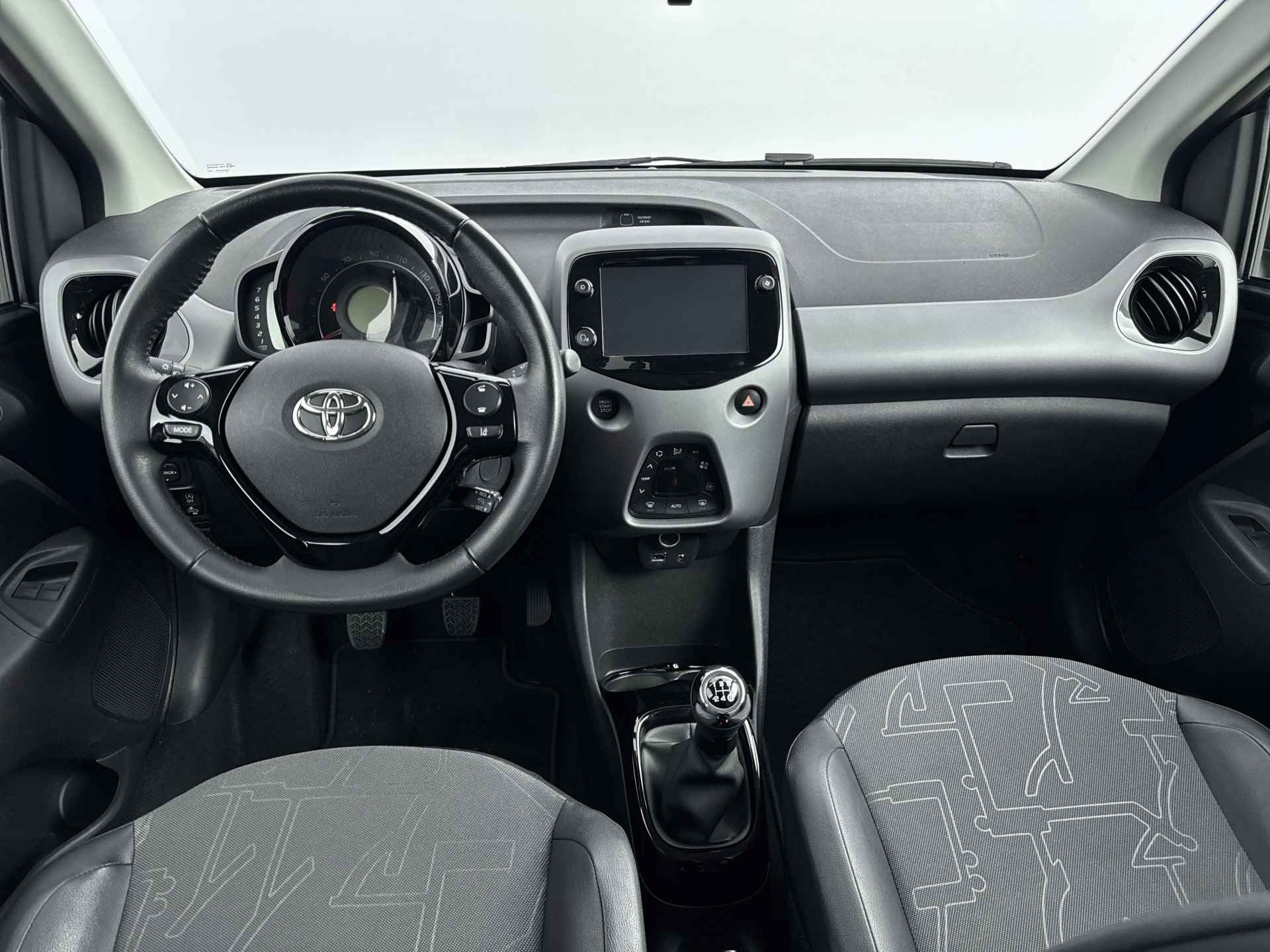 Toyota Aygo 1.0 VVT-i x-clusiv - 6/39