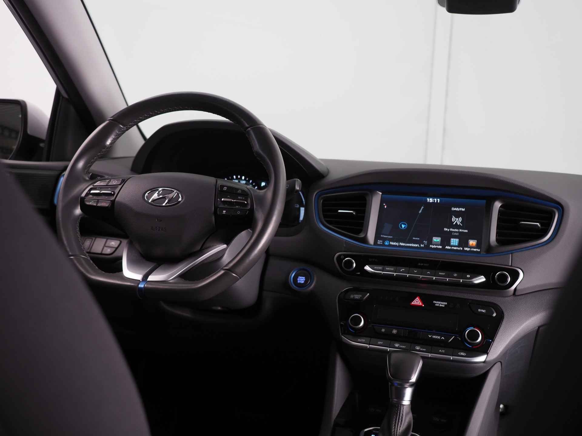 Hyundai IONIQ 1.6 GDi Comfort | Achteruitrijcamera | Apple Carplay/Android Auto | Carkit | Trekhaak | Reservewiel | Keyless Entry/Start | DAB | LED | - 26/40