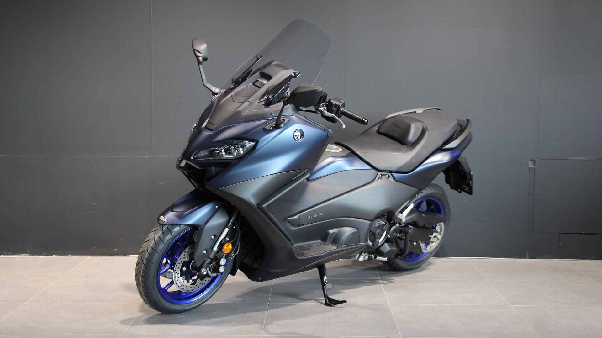 Yamaha T-MAX 560 - 4/14