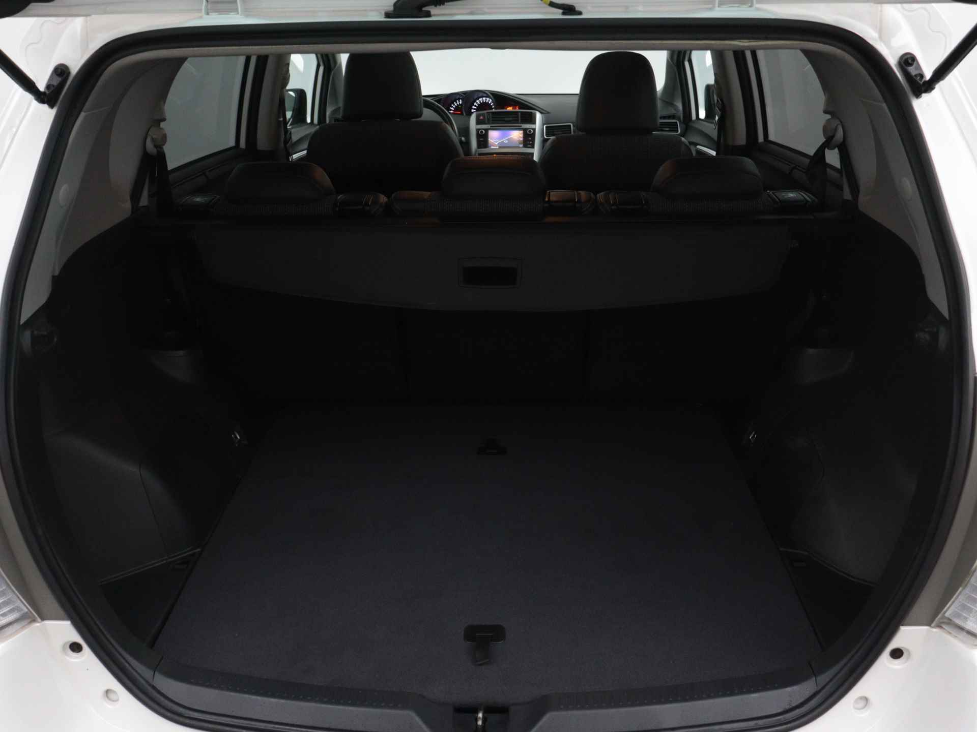 Toyota Verso 1.8 VVT-i Dynamic Business | Panoramadak | Automaat | Navigatie | Trekhaak | Parkeersensoren | - 35/44