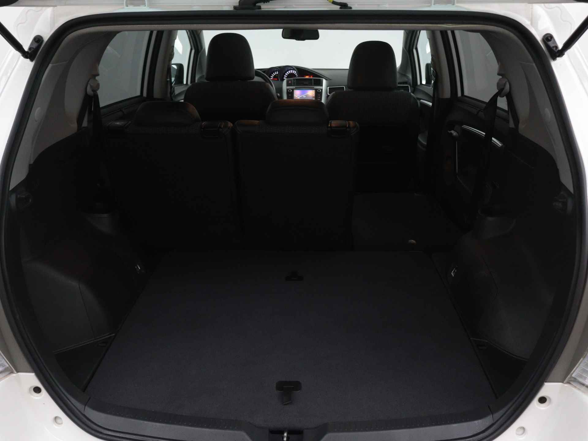 Toyota Verso 1.8 VVT-i Dynamic Business | Panoramadak | Automaat | Navigatie | Trekhaak | Parkeersensoren | - 36/44