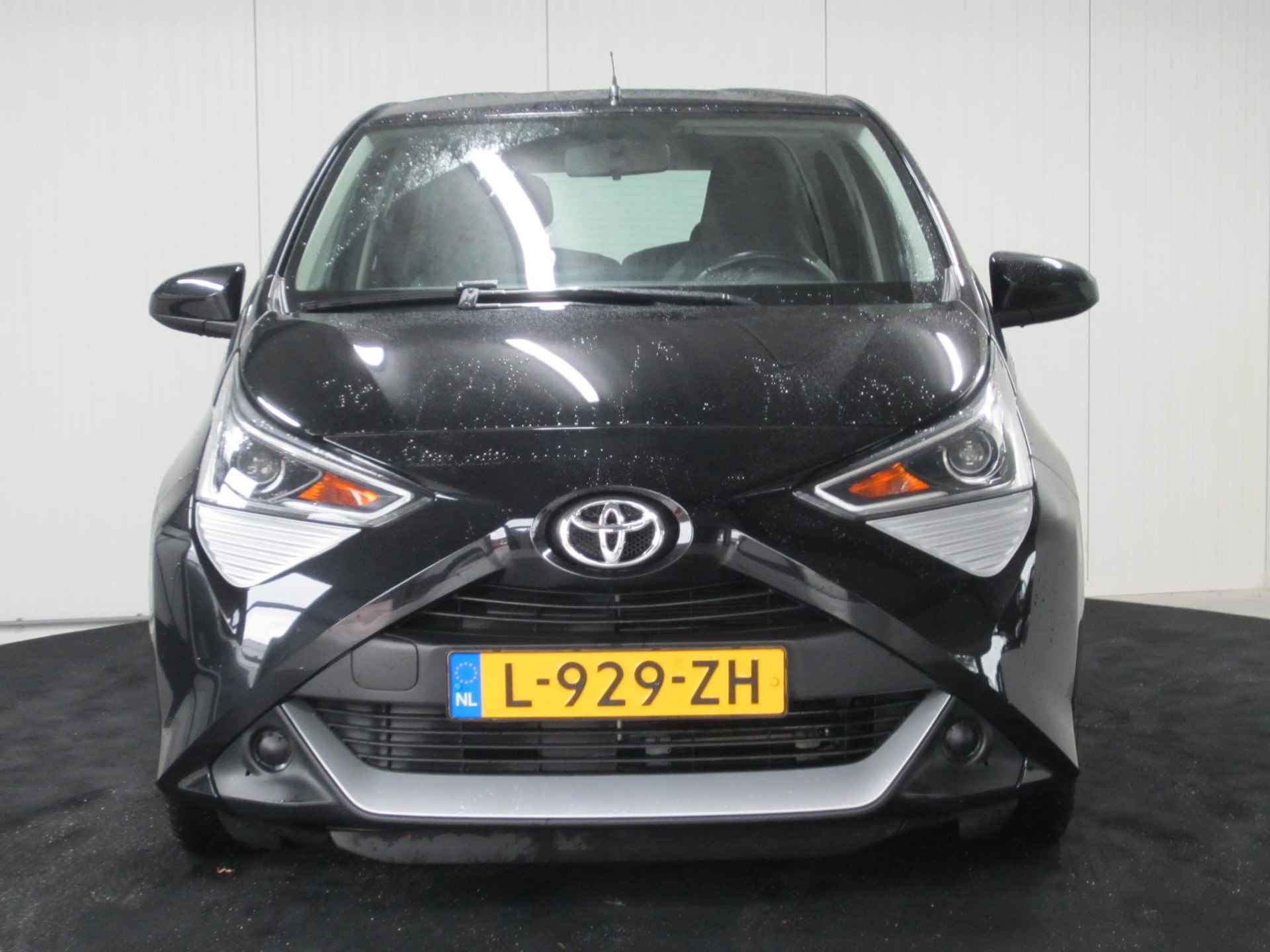 Toyota Aygo 1.0 VVT-i x-play Airco Camera CarPlay - 16/18