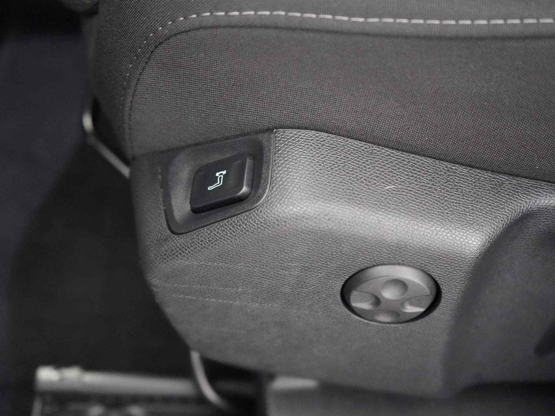 DS 7 Crossback 1.2 PureTech Business | Apple Carplay/Android Auto | Cruise control | Lichtmetalen velgen 17" - 26/29