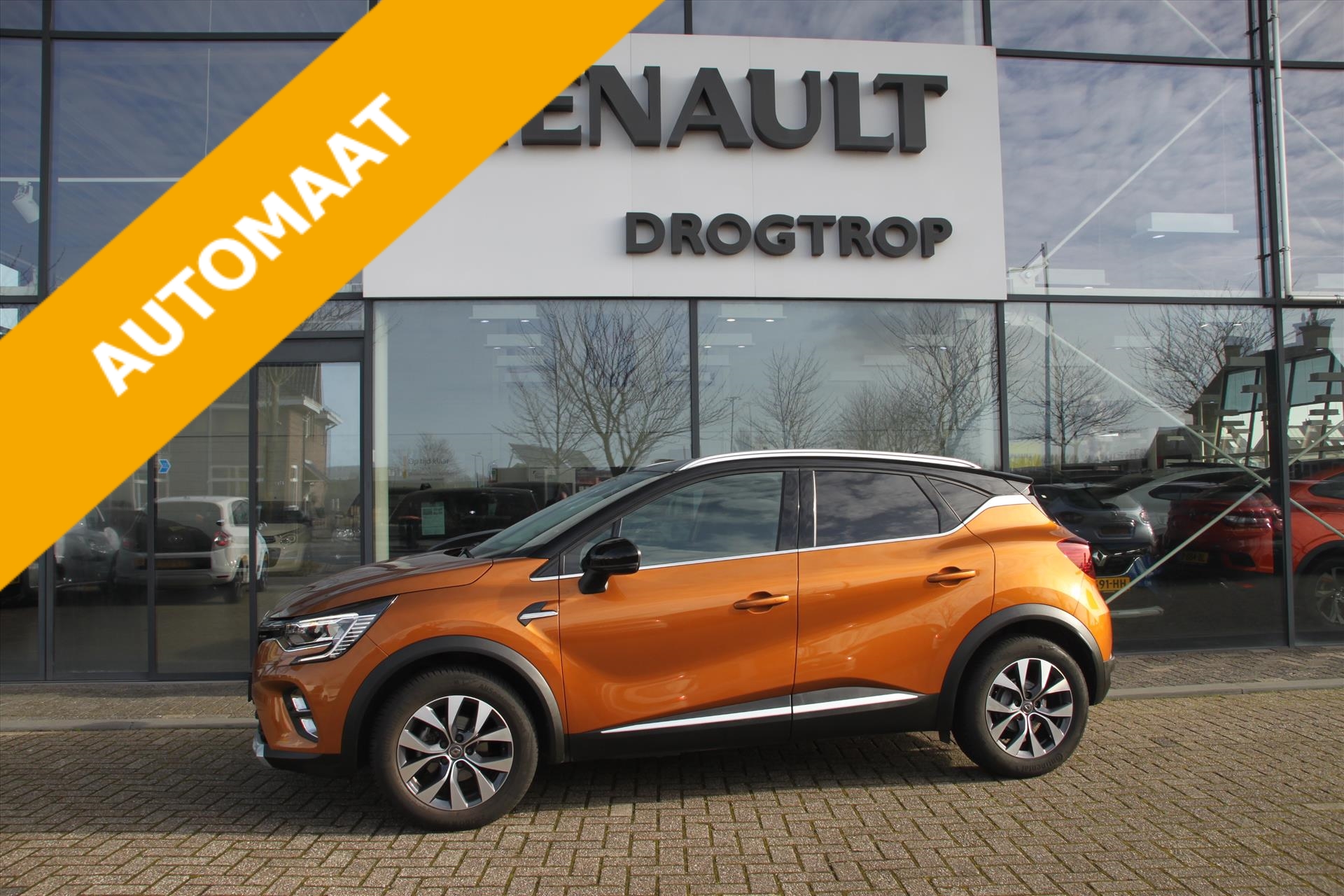 RENAULT Captur 130PK-INTENS-76DKM-NAVI-BOSE-CAMERA-STOELVERW-