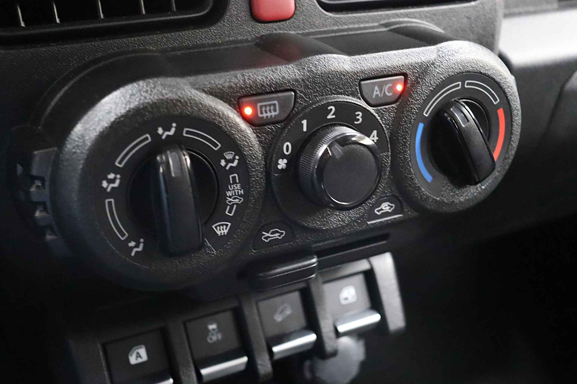 Suzuki Jimny 1.5 AllGrip Pro Professional | Cruise-control | Stoelverwarming | Apple Carplay - 27/35