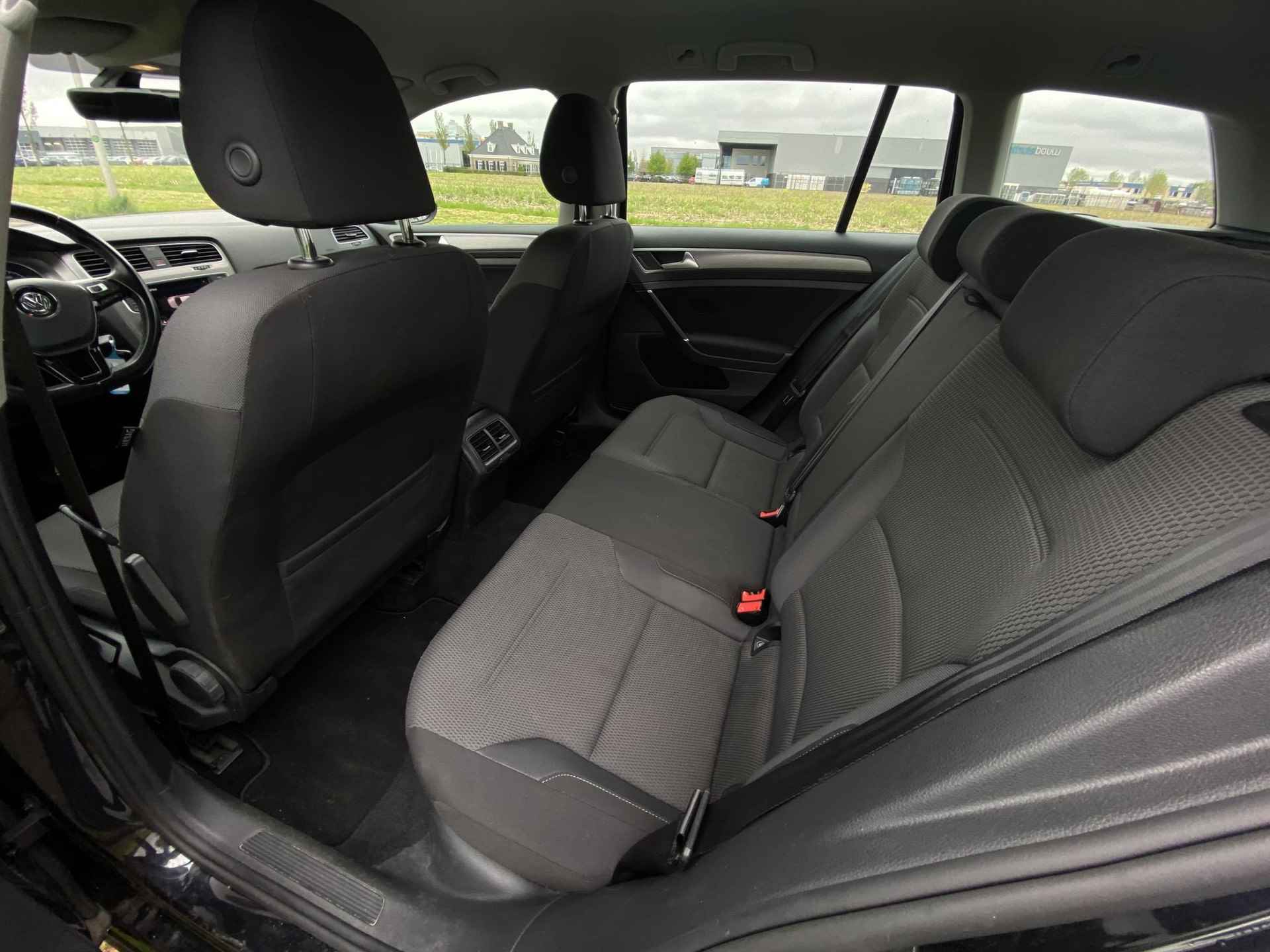 Volkswagen Golf Variant 1.0 TSI Comfortline | Climate Control | Bluetooth | Comfort Stoelen | CruiseControl | PDC V+A | Comfort-Pakket | DAB | Apple Car-Play | Navigatie | - 13/49