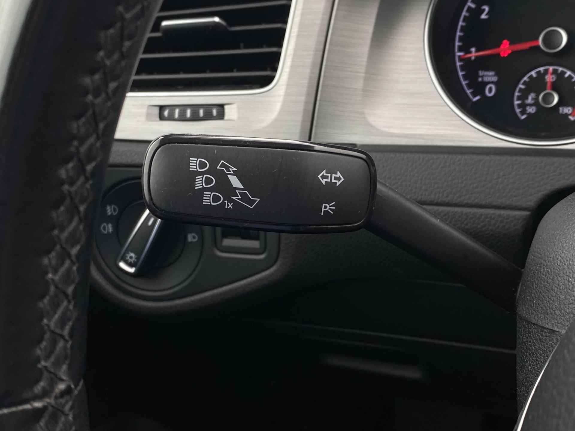 Volkswagen Golf Variant 1.0 TSI Comfortline | Climate Control | Bluetooth | Comfort Stoelen | CruiseControl | PDC V+A | Comfort-Pakket | DAB | Apple Car-Play | Navigatie | - 29/49