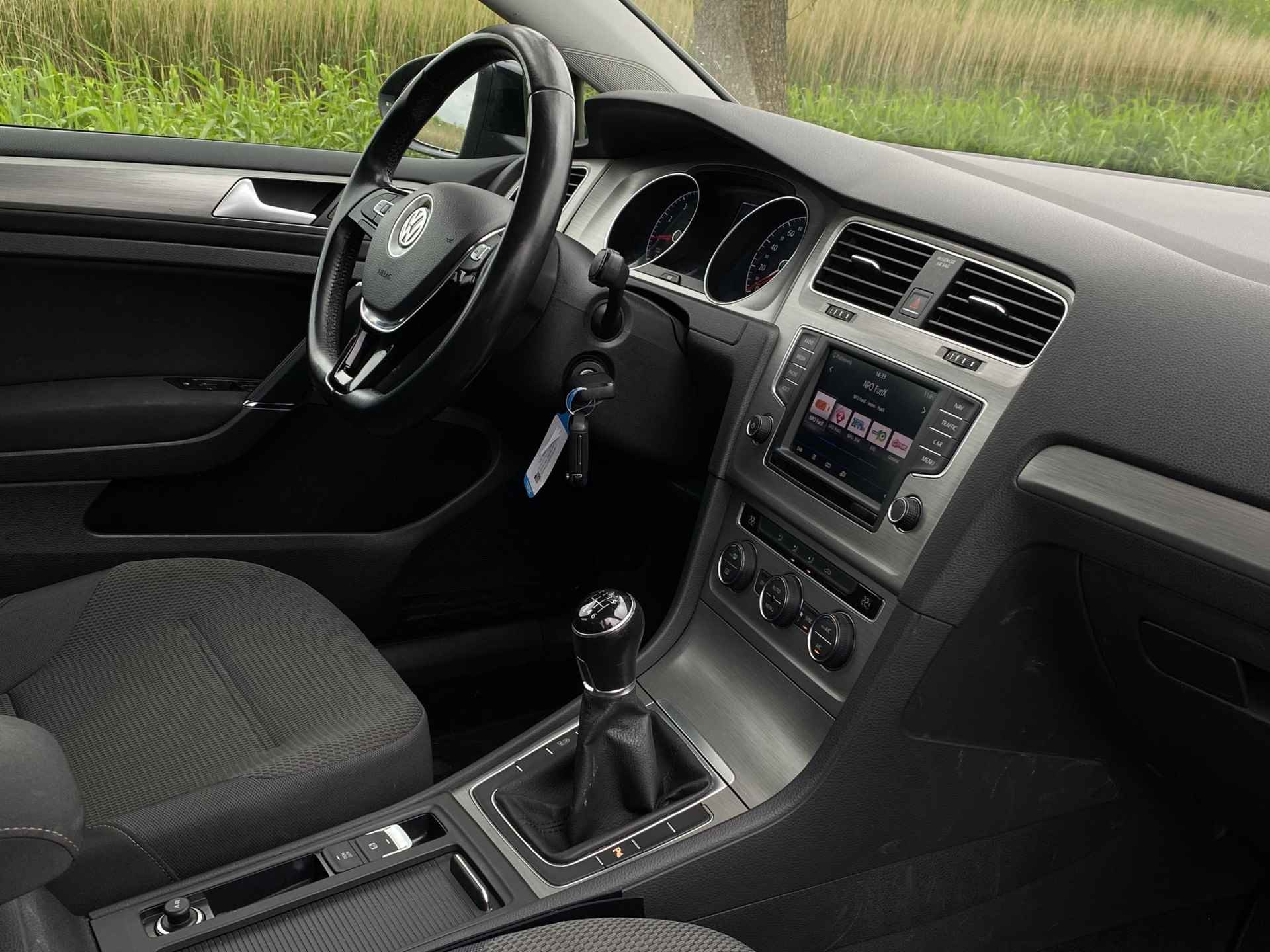 Volkswagen Golf Variant 1.0 TSI Comfortline | Climate Control | Bluetooth | Comfort Stoelen | CruiseControl | PDC V+A | Comfort-Pakket | DAB | Apple Car-Play | Navigatie | - 41/49
