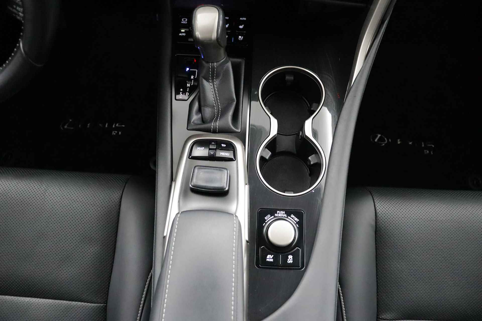 Lexus RX 450h HYBRID 4WD Luxury Line, 12 MND GARANTIE - RIJKLAAR | Panorama | Leer | HUD | DAB+ | Navi | Afn.Trekhaak | Camera | Keyless - 29/59