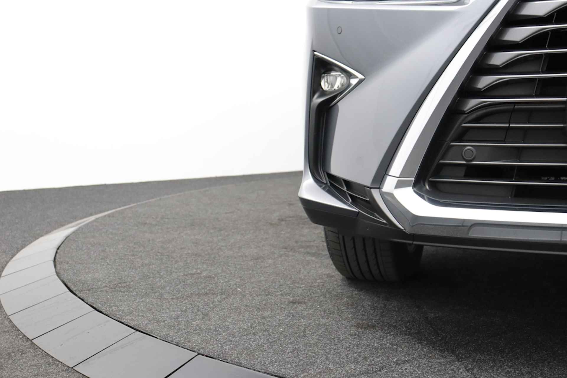 Lexus RX 450h HYBRID 4WD Luxury Line, 12 MND GARANTIE - RIJKLAAR | Panorama | Leer | HUD | DAB+ | Navi | Afn.Trekhaak | Camera | Keyless - 32/59