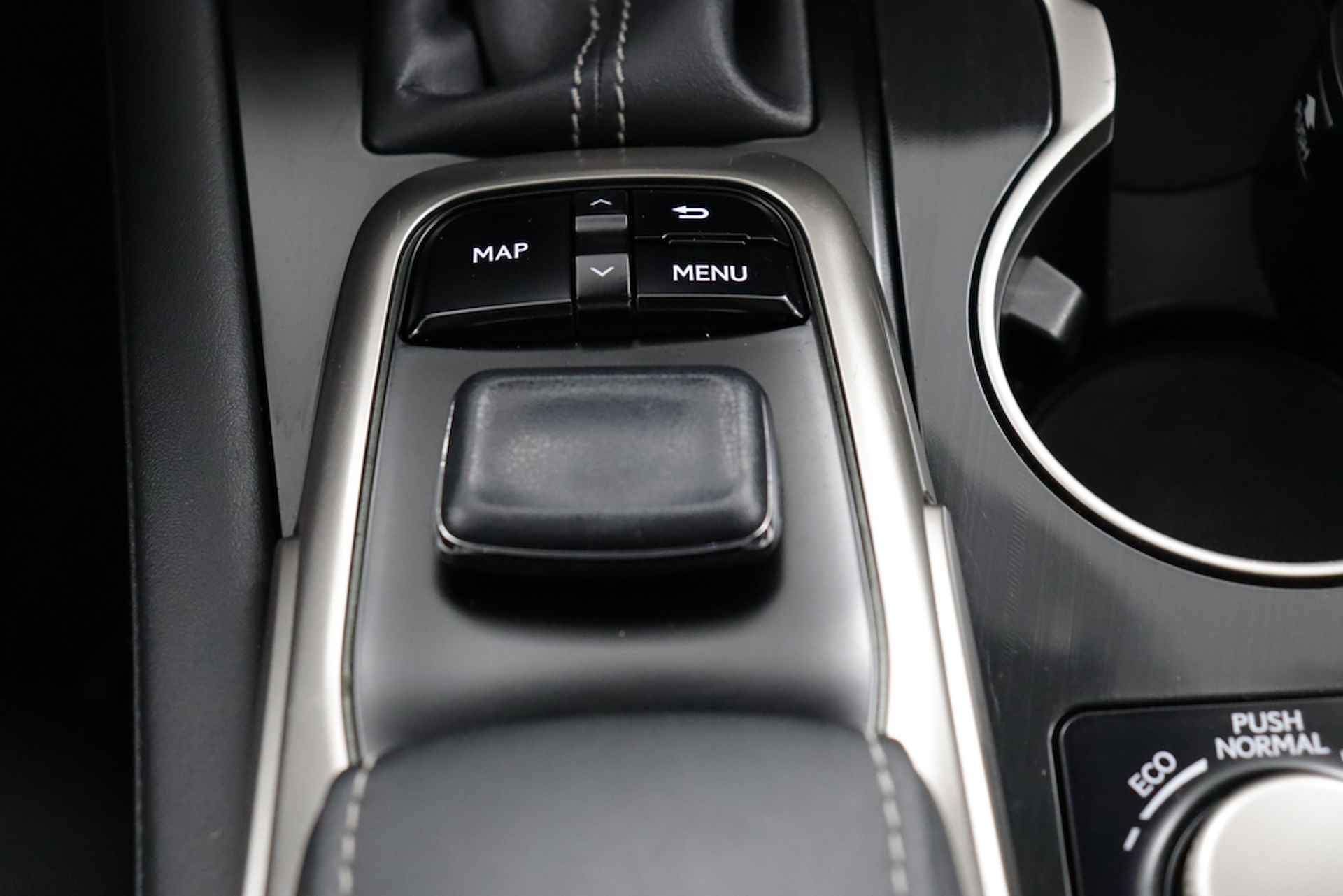 Lexus RX 450h HYBRID 4WD Luxury Line, 12 MND GARANTIE - RIJKLAAR | Panorama | Leer | HUD | DAB+ | Navi | Afn.Trekhaak | Camera | Keyless - 44/59