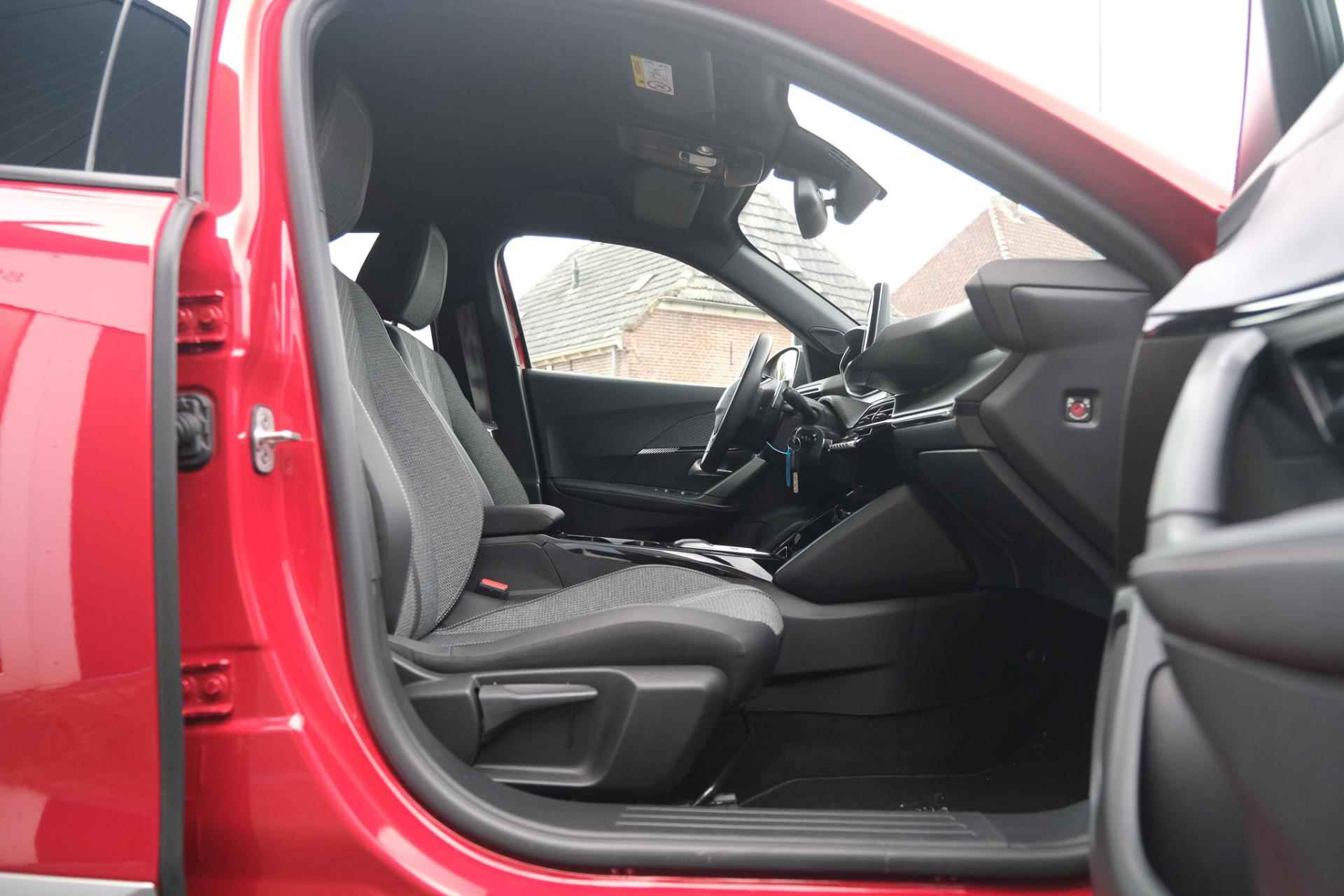 Peugeot 2008 1.2 PureTech 130 Allure - 40/48