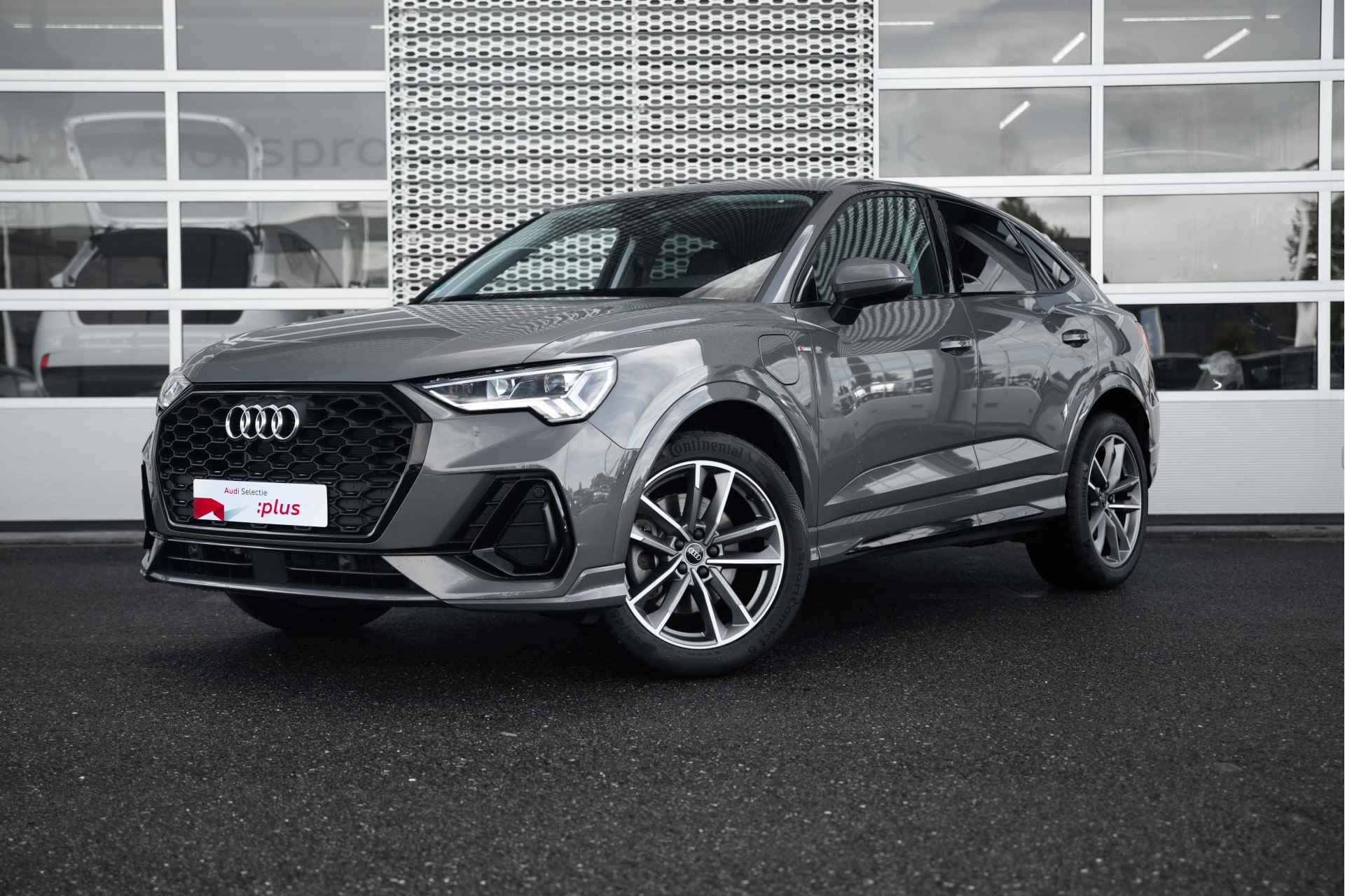 Audi Q3 Sportback 45 TFSI e 245pk S Edition | Trekhaak | 19" | Adaptive Cruise | Stoelverwarming | Keyless | - 1/58