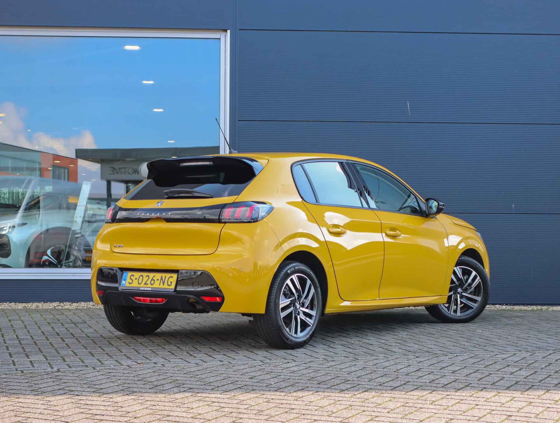Peugeot 208 1.2 PureTech Allure | Apple carplay/Android auto | parkeersensoren | LED | - 4/44