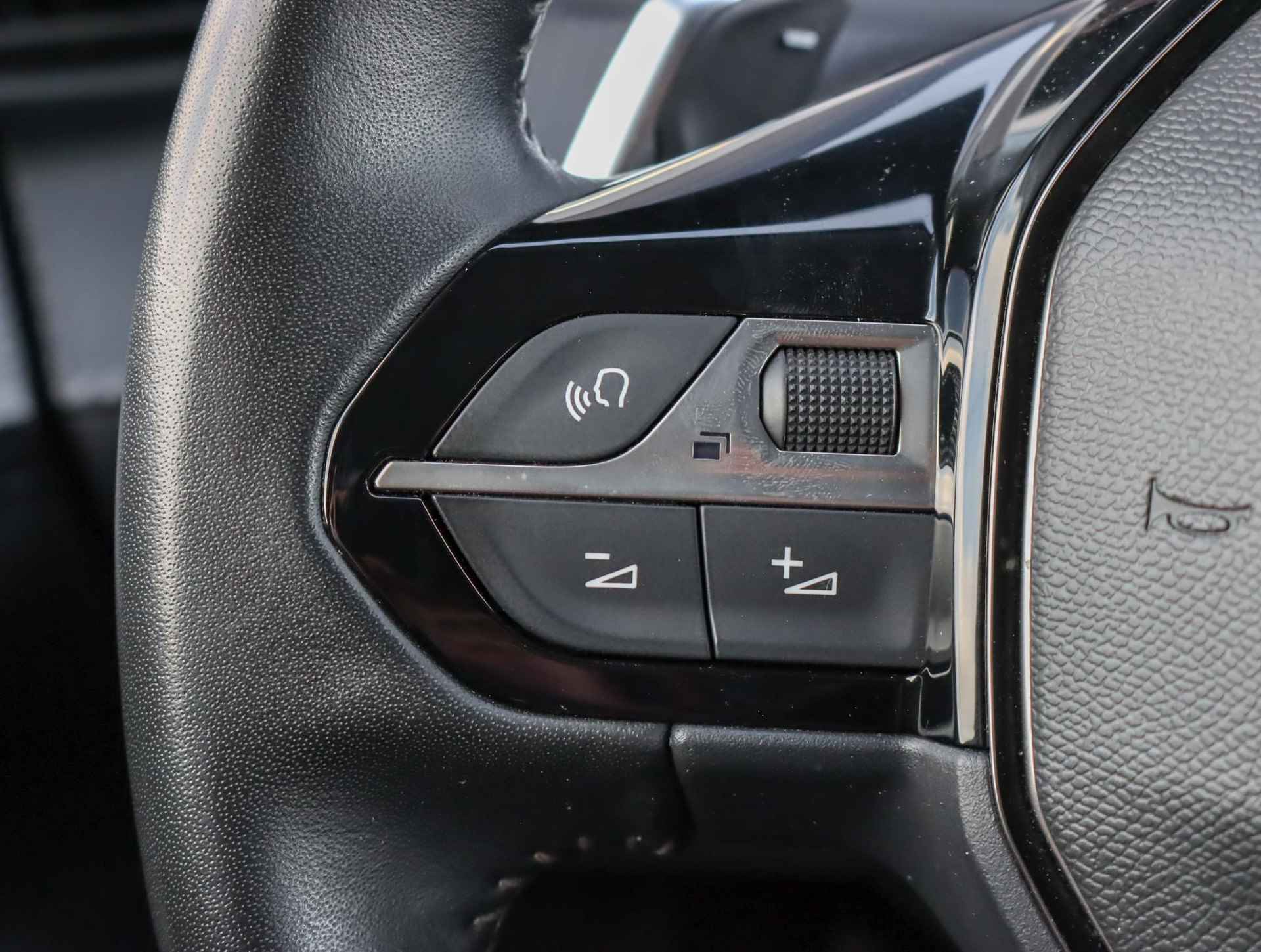 Peugeot 208 1.2 100 PK Allure | Apple carplay/Android auto | parkeersensoren | LED | - 15/44