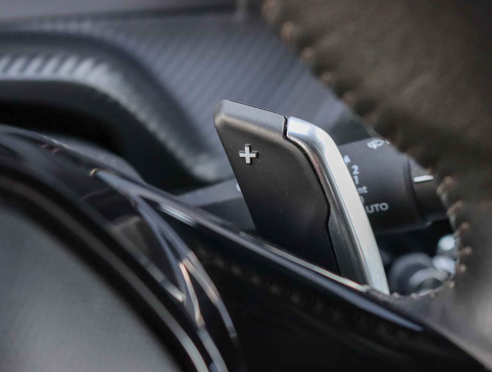 Peugeot 208 1.2 100 PK Allure | Apple carplay/Android auto | parkeersensoren | LED | - 19/44