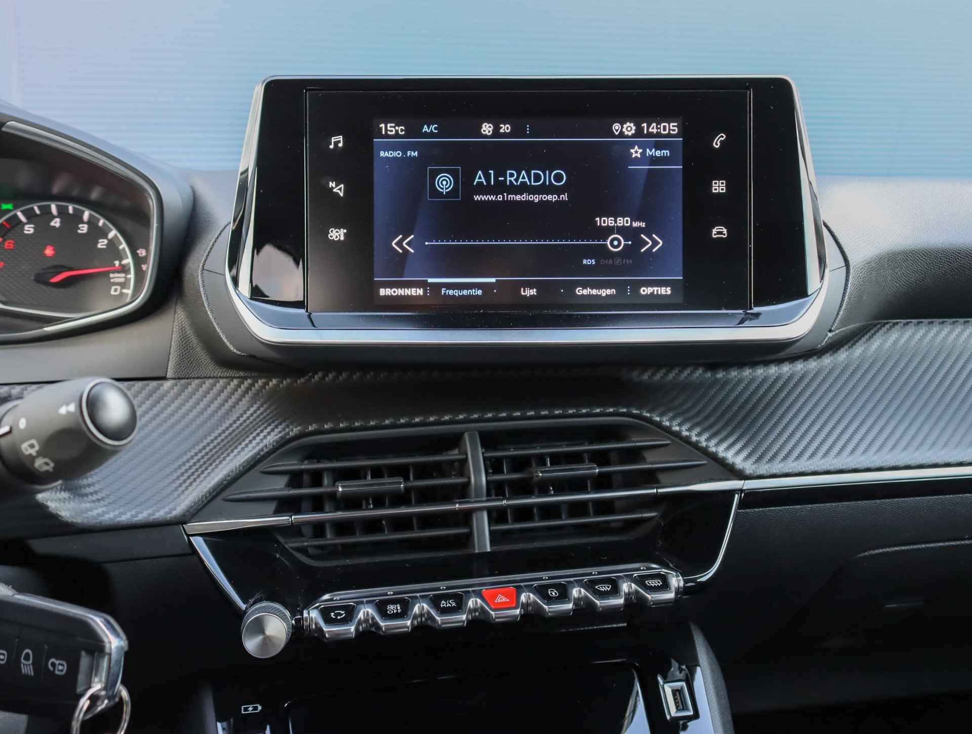 Peugeot 208 1.2 PureTech Allure | Apple carplay/Android auto | parkeersensoren | LED | - 27/44