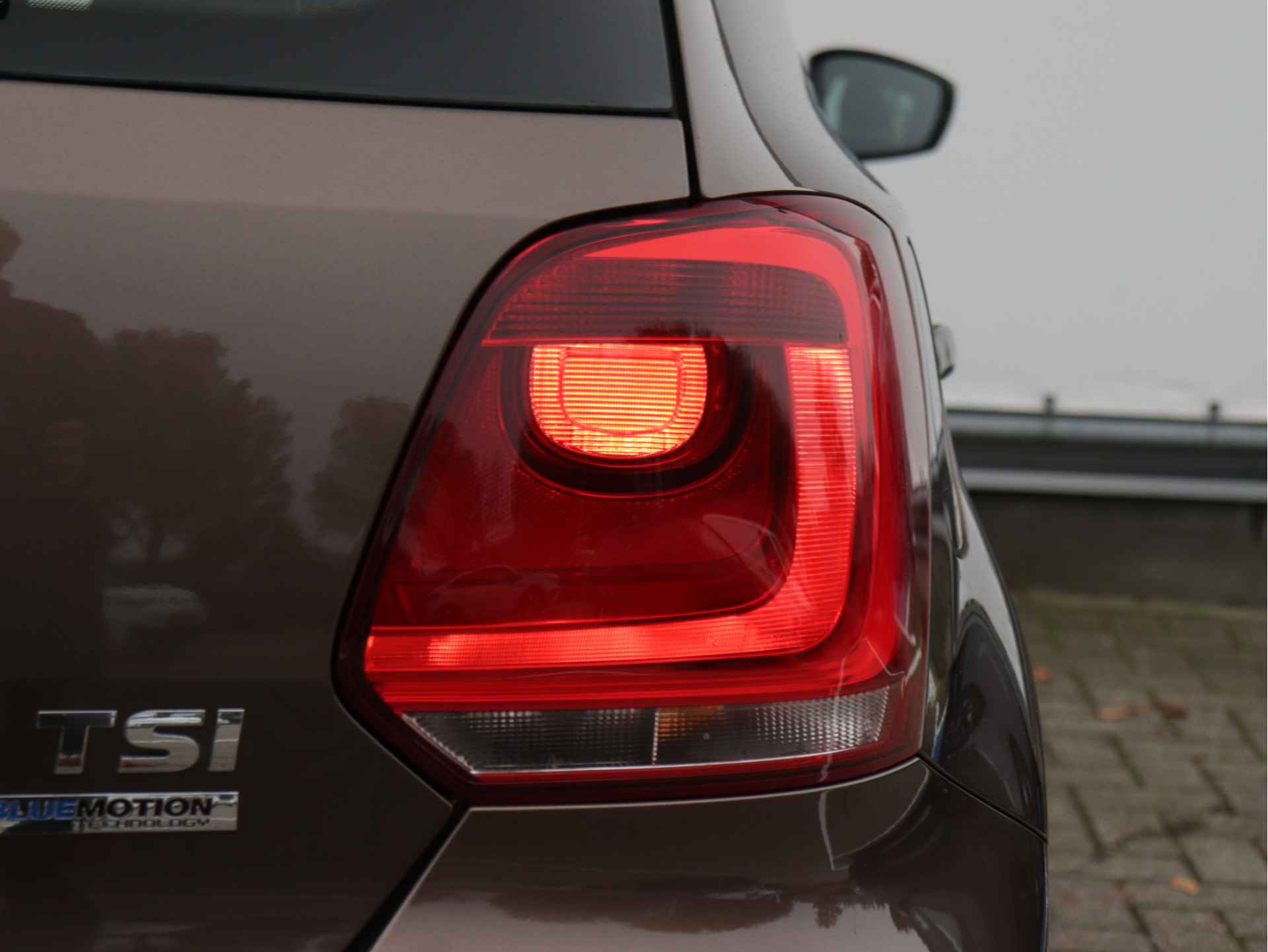 Volkswagen Polo 1.2 TSI 90pk BlueMotion Comfortline | 1e eigenaar | Dealer onderhouden | Trekhaak | Climate control | Cruise control | - 23/28