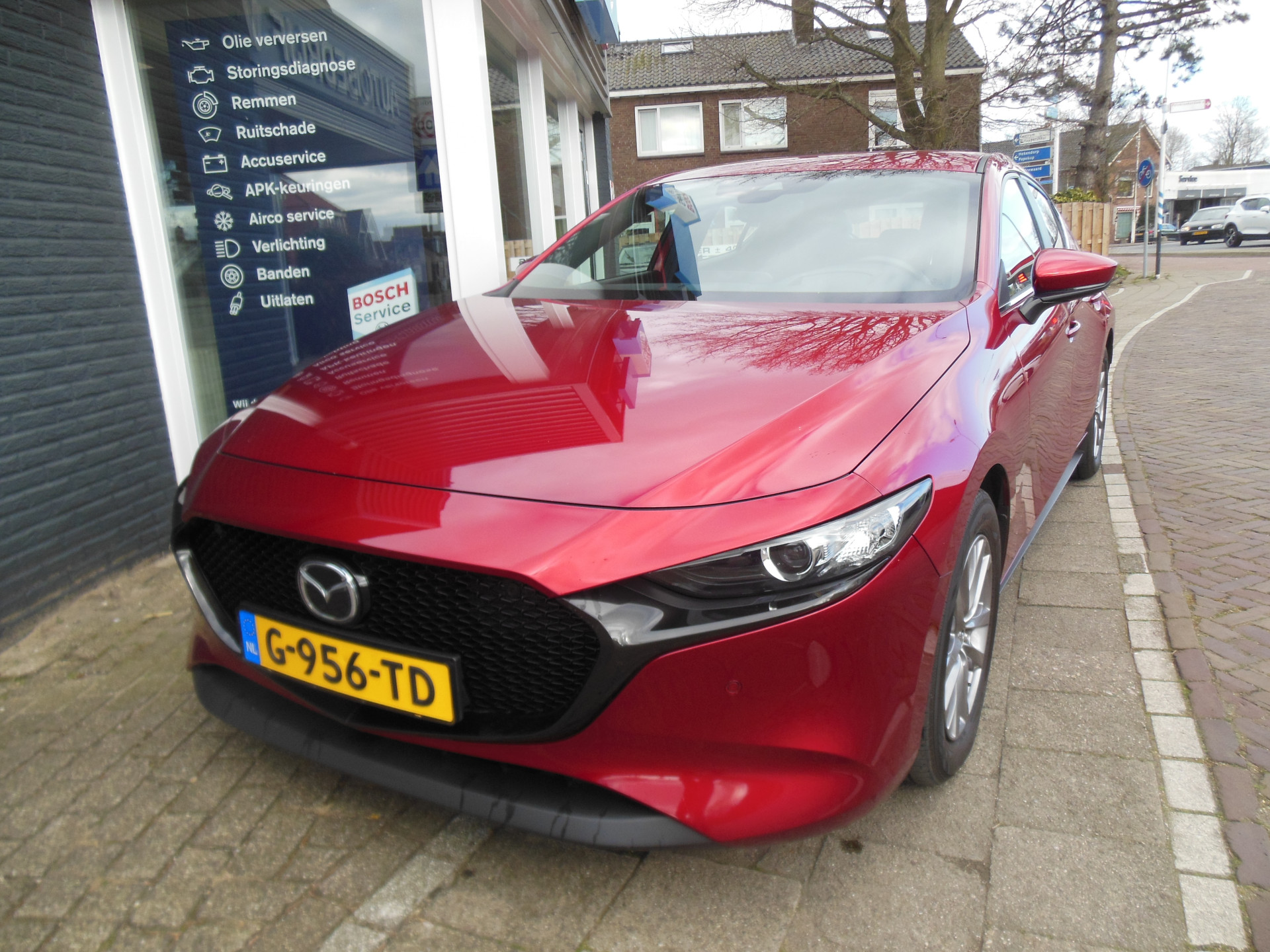 Mazda 3 2.0 SkyActiv-G 122 Comfort met Bose 12 maanden Bovag  garantie leer carplay android bij viaBOVAG.nl