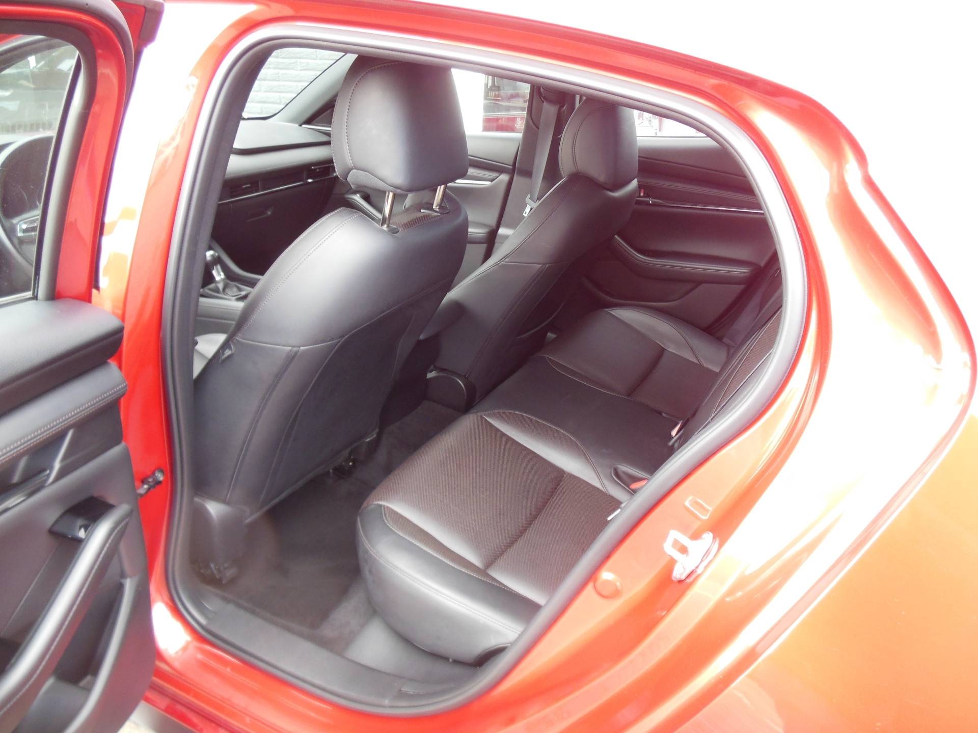 Mazda 3 2.0 SkyActiv-G 122 Comfort met Bose 12 maanden Bovag  garantie leer carplay android - 11/22