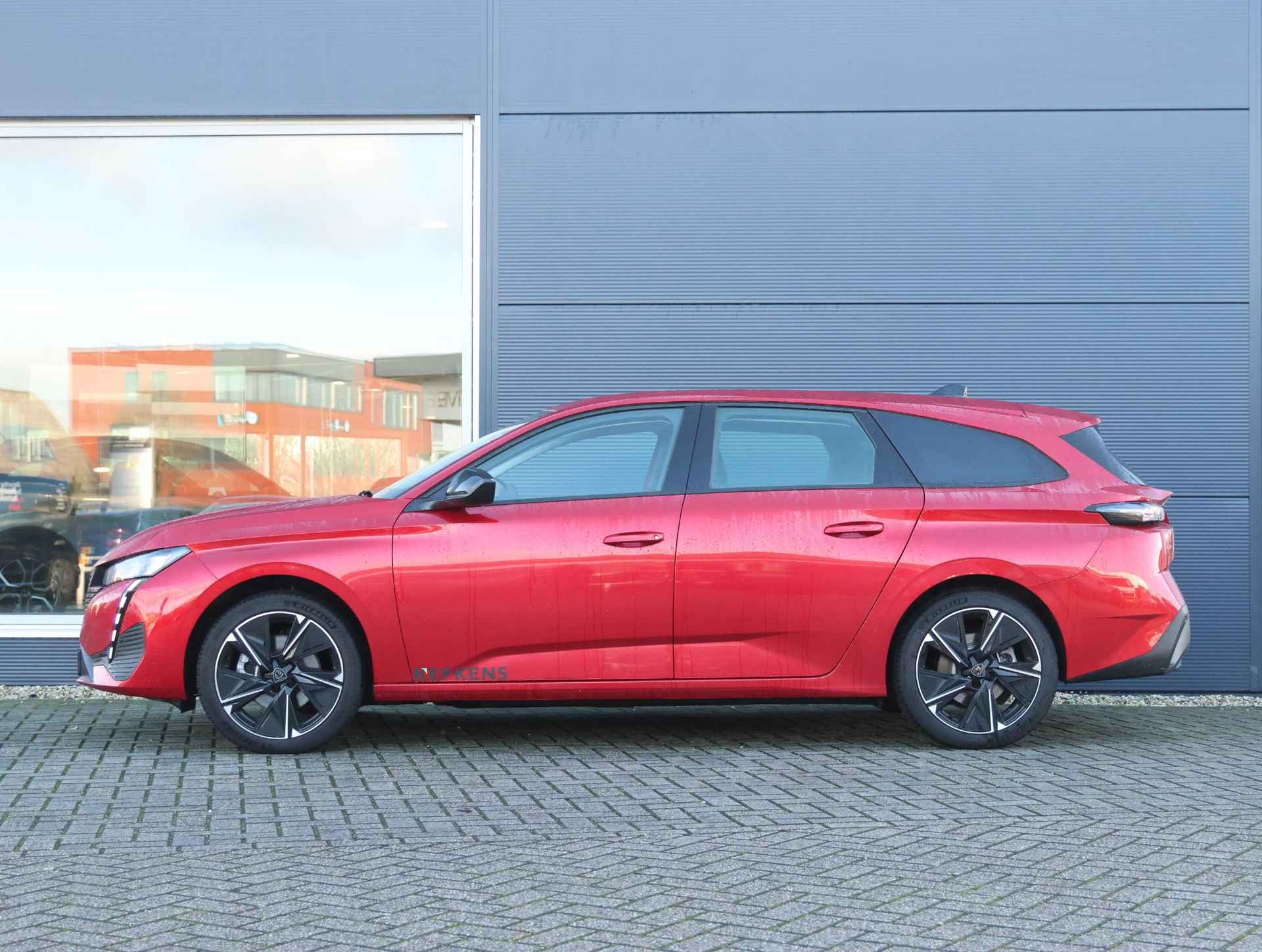 Peugeot e-308 SW Style EV 54 kWh 156PK | Adaptive CruiseControl | 3-FASE | 18''LMV | AppleCarPlay/AndroidAuto | Parkeersensoren Achter | - 3/38