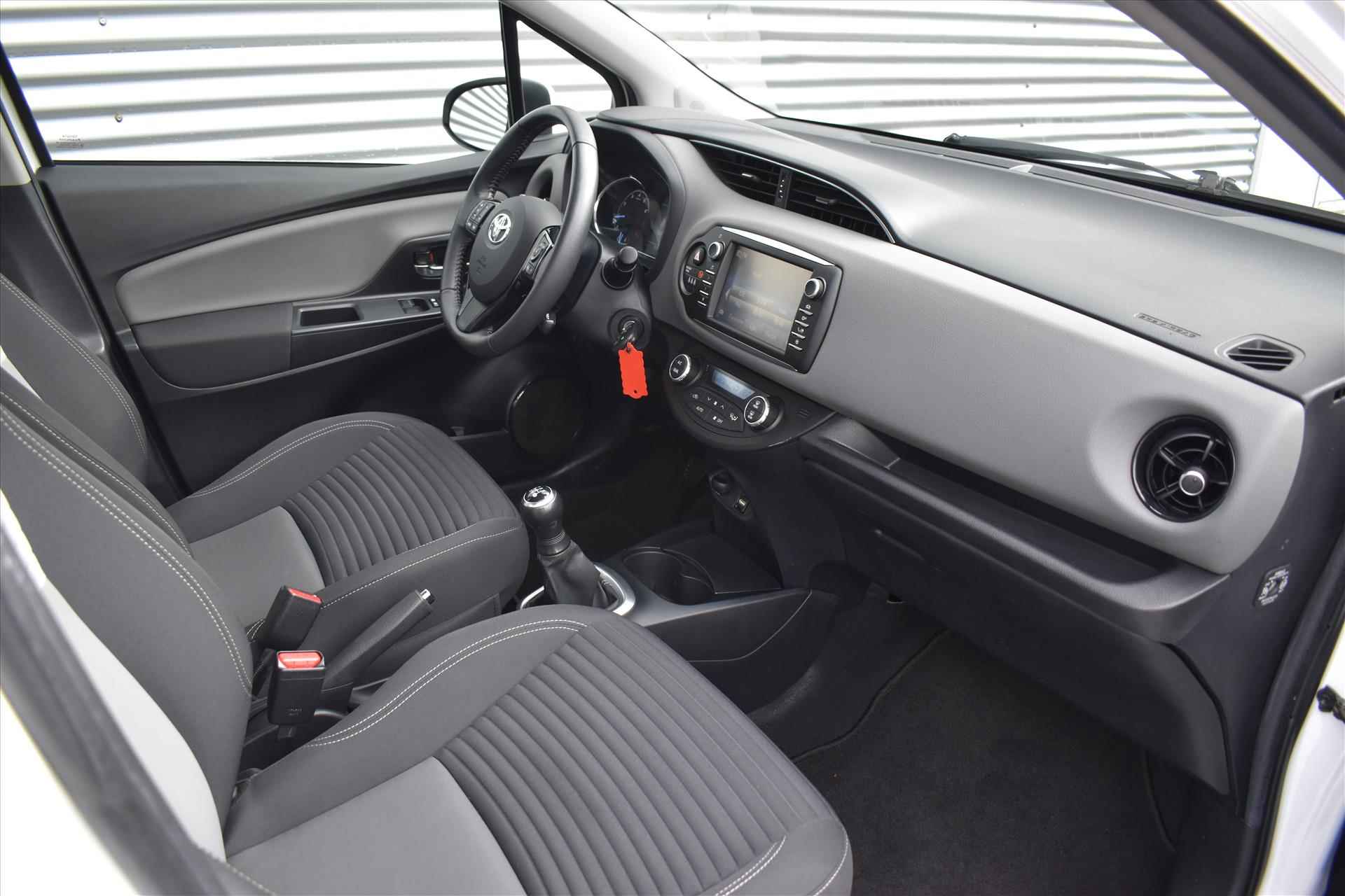 Toyota Yaris 1.0 VVT-i 5drs Aspiration | Camera | Navigatie | Bluetooth | Origineel NL | Incl. BOVAG garantie etc.. - 6/26