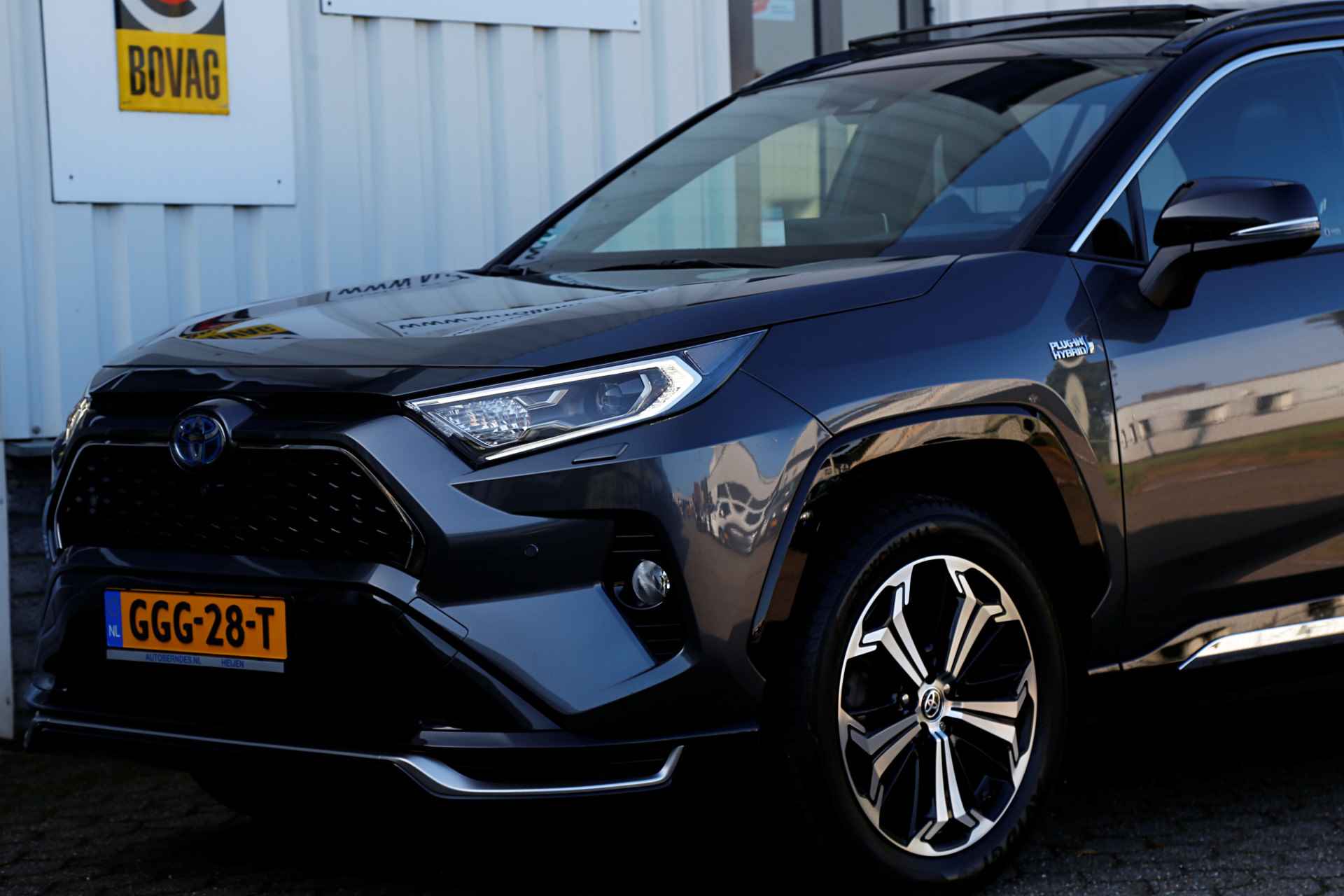 Toyota RAV4 2.5 Plug-in Hybrid 306PK PHEV AWD*Fabrieksgarantie t/m 06-2026*Perfect Toyota Onderh.*1ste Eig.*BTW*Panodak/Leder/360/HUD/DAB/Me - 60/72