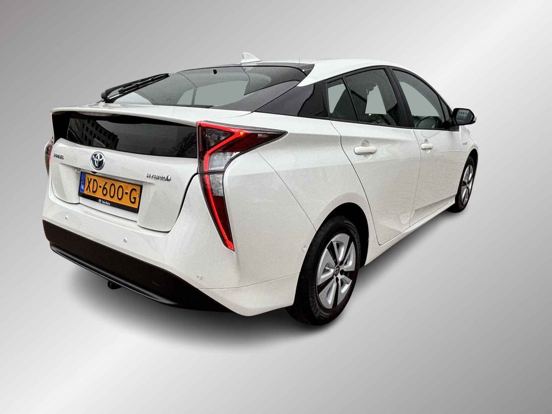 Toyota Prius 1.8 Executive Navi, Parkeersensoren, JBL - 2/50