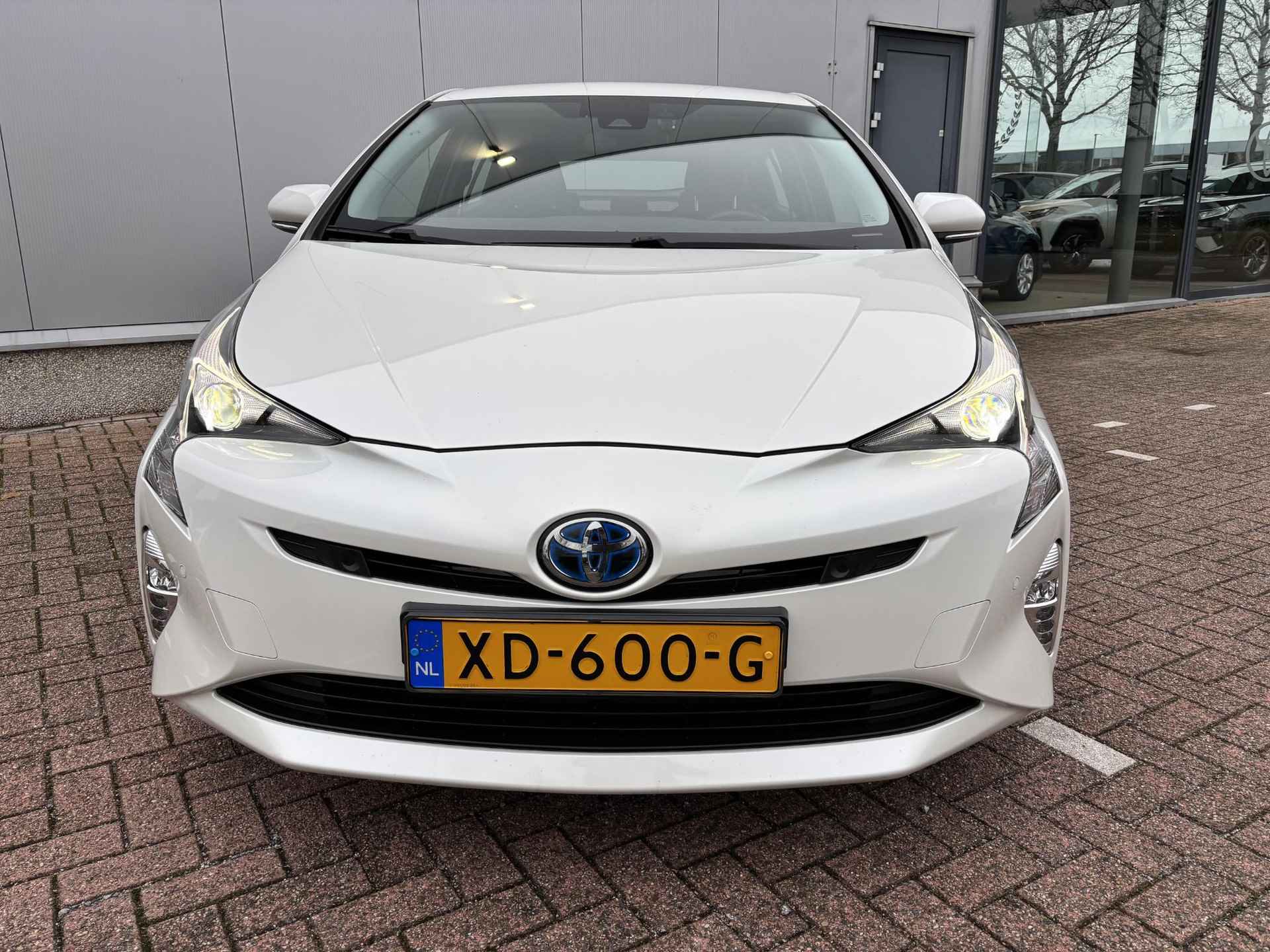 Toyota Prius 1.8 Executive Navi, Parkeersensoren, JBL - 3/50