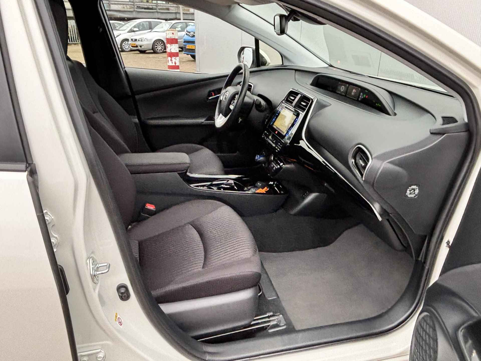 Toyota Prius 1.8 Executive Navi, Parkeersensoren, JBL - 36/50