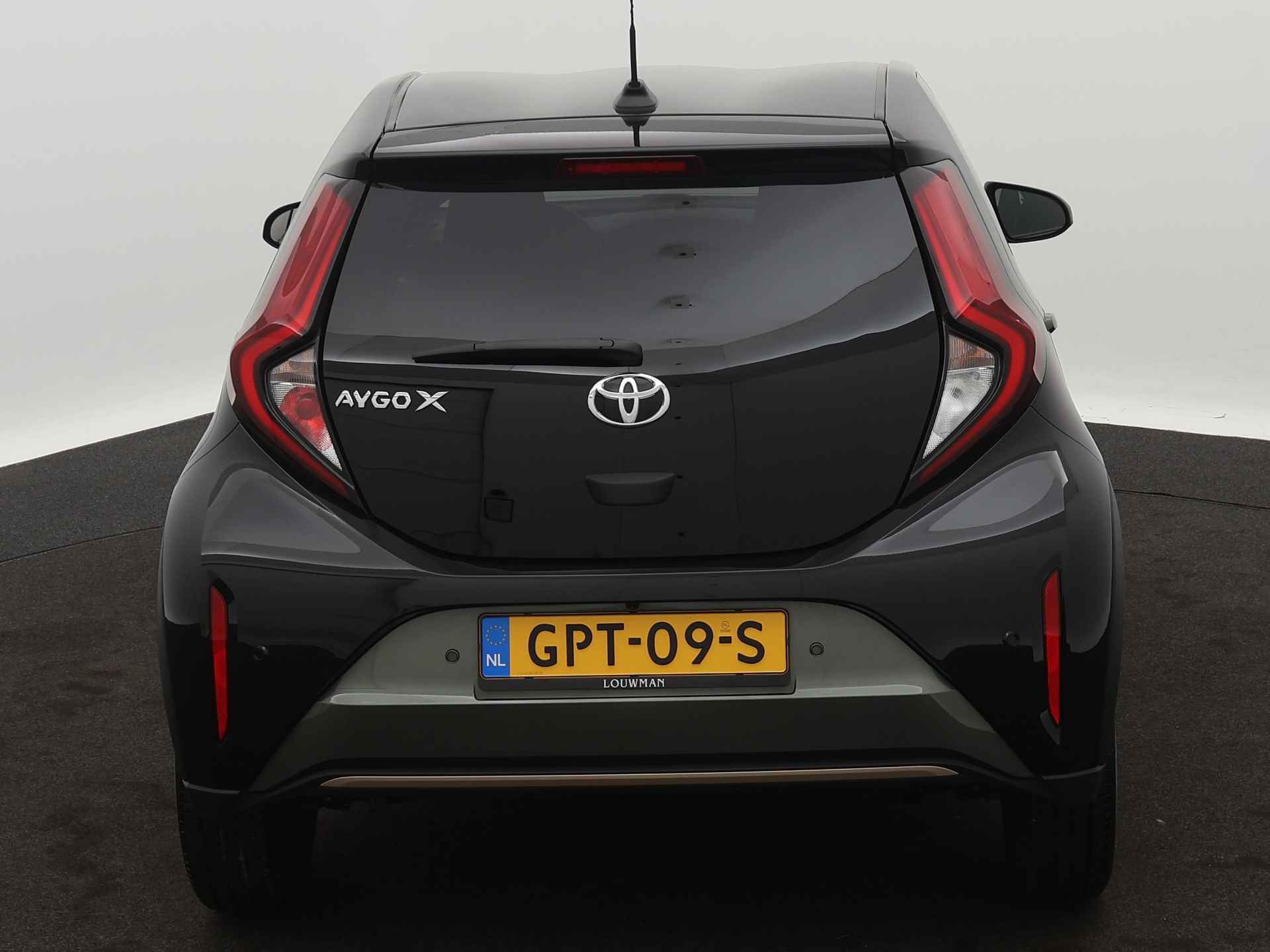 Toyota Aygo X 1.0 VVT-i MT envy Limited | Navigatie | Camera | Stoelverwarming | Draadloze telefoonlader | LM Velgen | Parkeersensoren | - 30/44