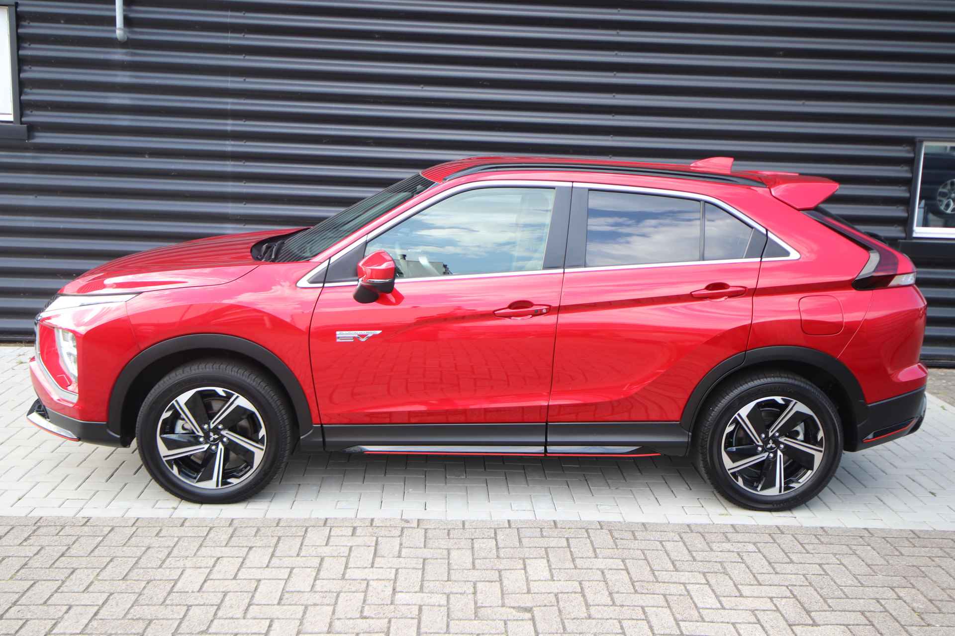 Mitsubishi Eclipse Cross 2.4 PHEV Intense+ Sport-pakket LED, NL-Auto, Standkachel - 18/77