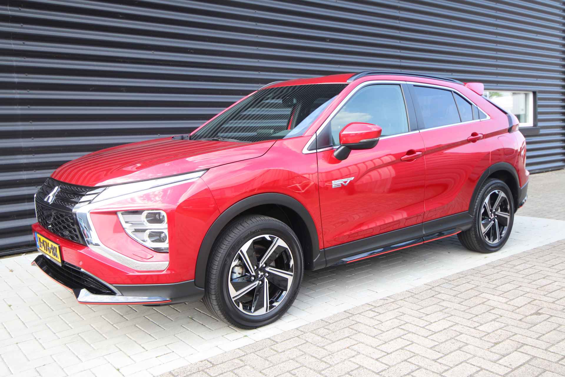 Mitsubishi Eclipse Cross 2.4 PHEV Intense+ Sport-pakket LED, NL-Auto, Standkachel - 19/77