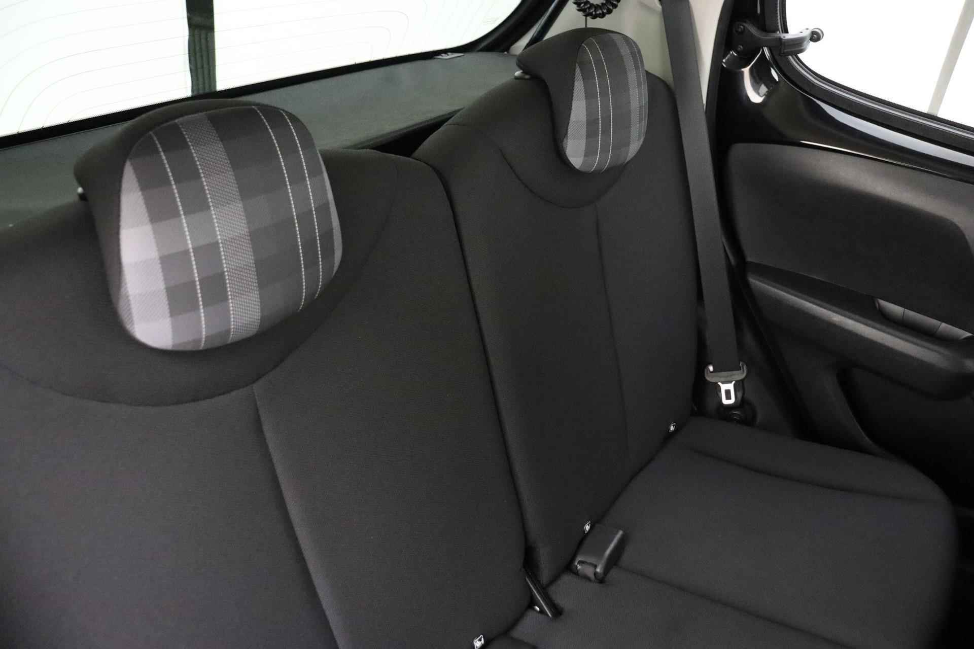 Peugeot 108 1.0 e-VTi Active | Airco | Mistlampen voor | Extra getint glas | Chroom delen exterieur | Buitenspiegels elektrisch verstel- en verwarmbaar | Bluetooth telefoonvoorbereiding - 15/27