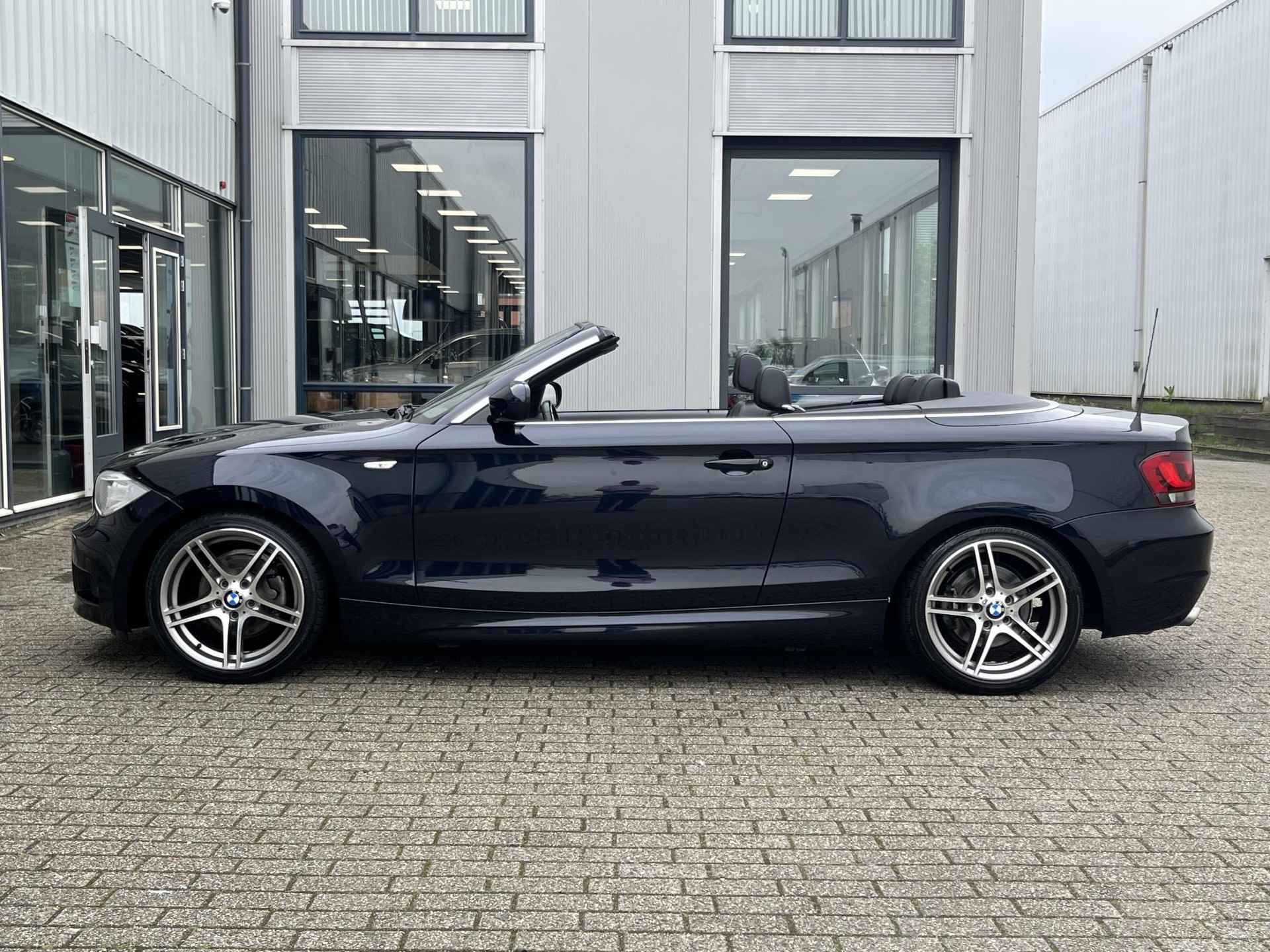 BMW 1-serie Cabrio 118i M Sport Edition | NL Auto/Voll.Historie/M-sport pakket/Navi/Cruise/Clima/Afn.Trekhaak - 50/92