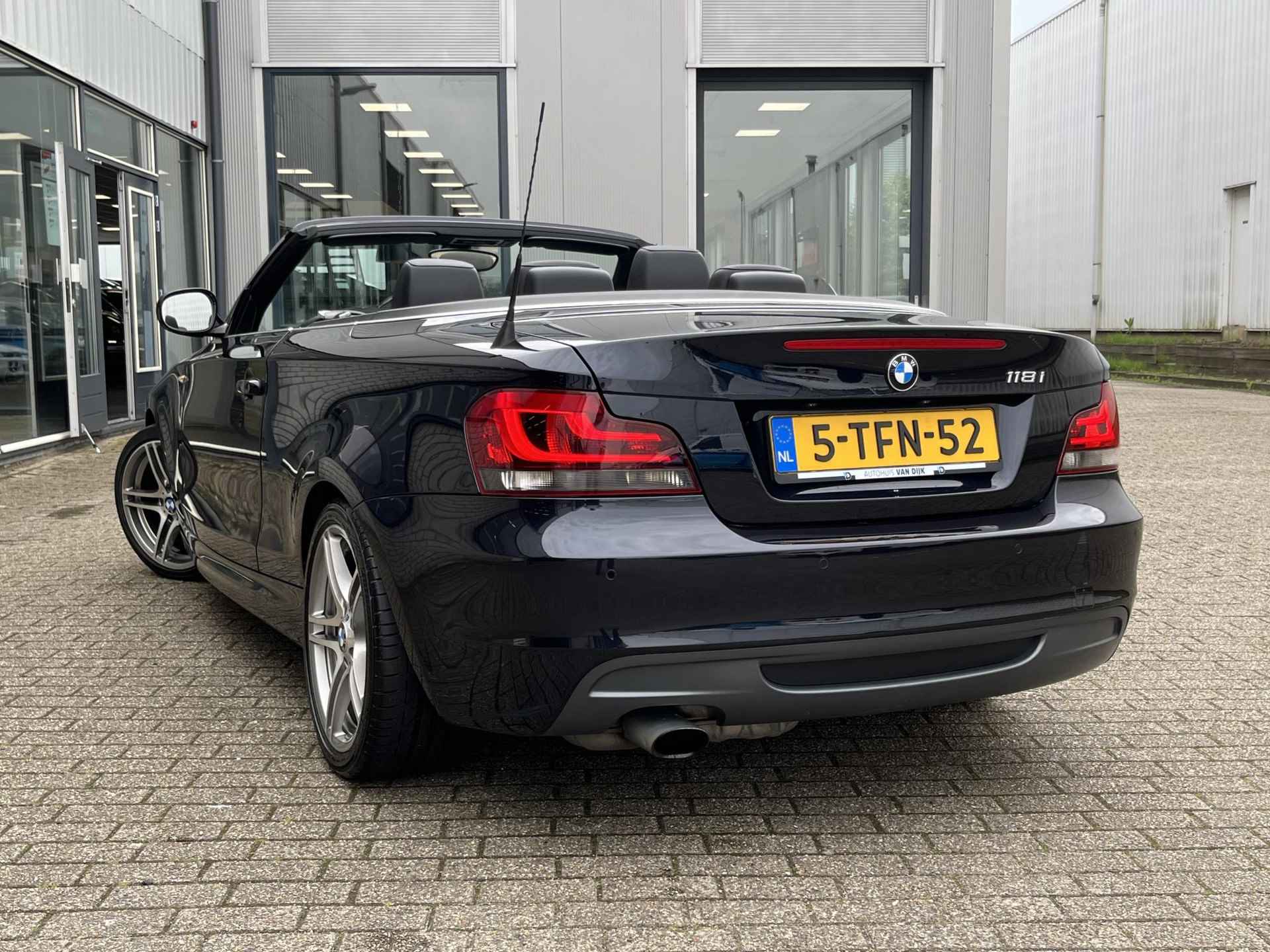 BMW 1-serie Cabrio 118i M Sport Edition | NL Auto/Voll.Historie/M-sport pakket/Navi/Cruise/Clima/Afn.Trekhaak - 66/92