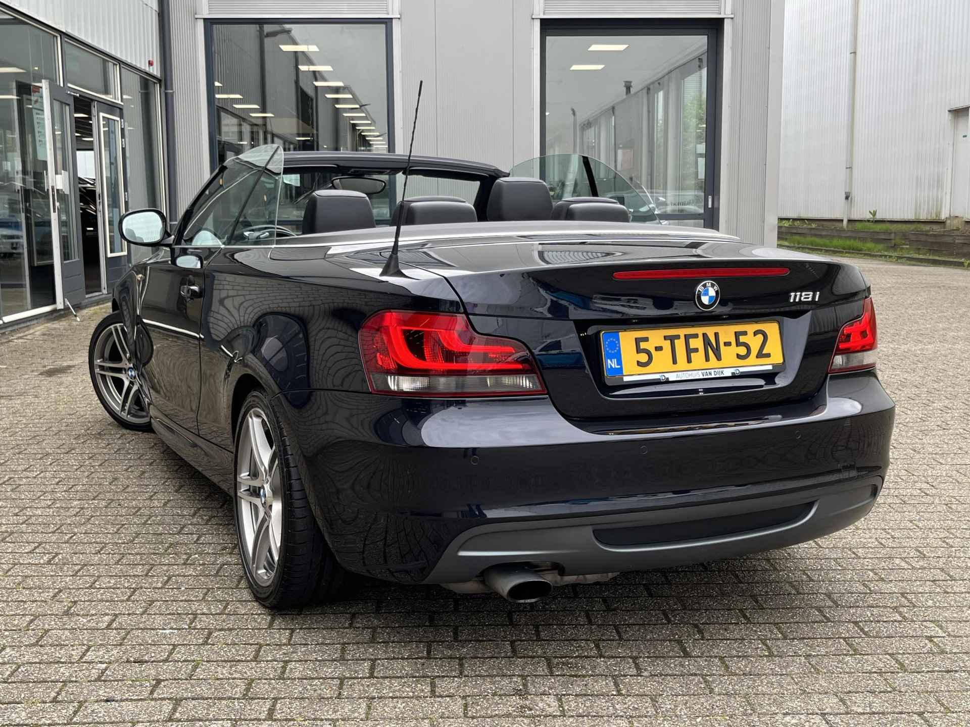 BMW 1-serie Cabrio 118i M Sport Edition | NL Auto/Voll.Historie/M-sport pakket/Navi/Cruise/Clima/Afn.Trekhaak - 67/92