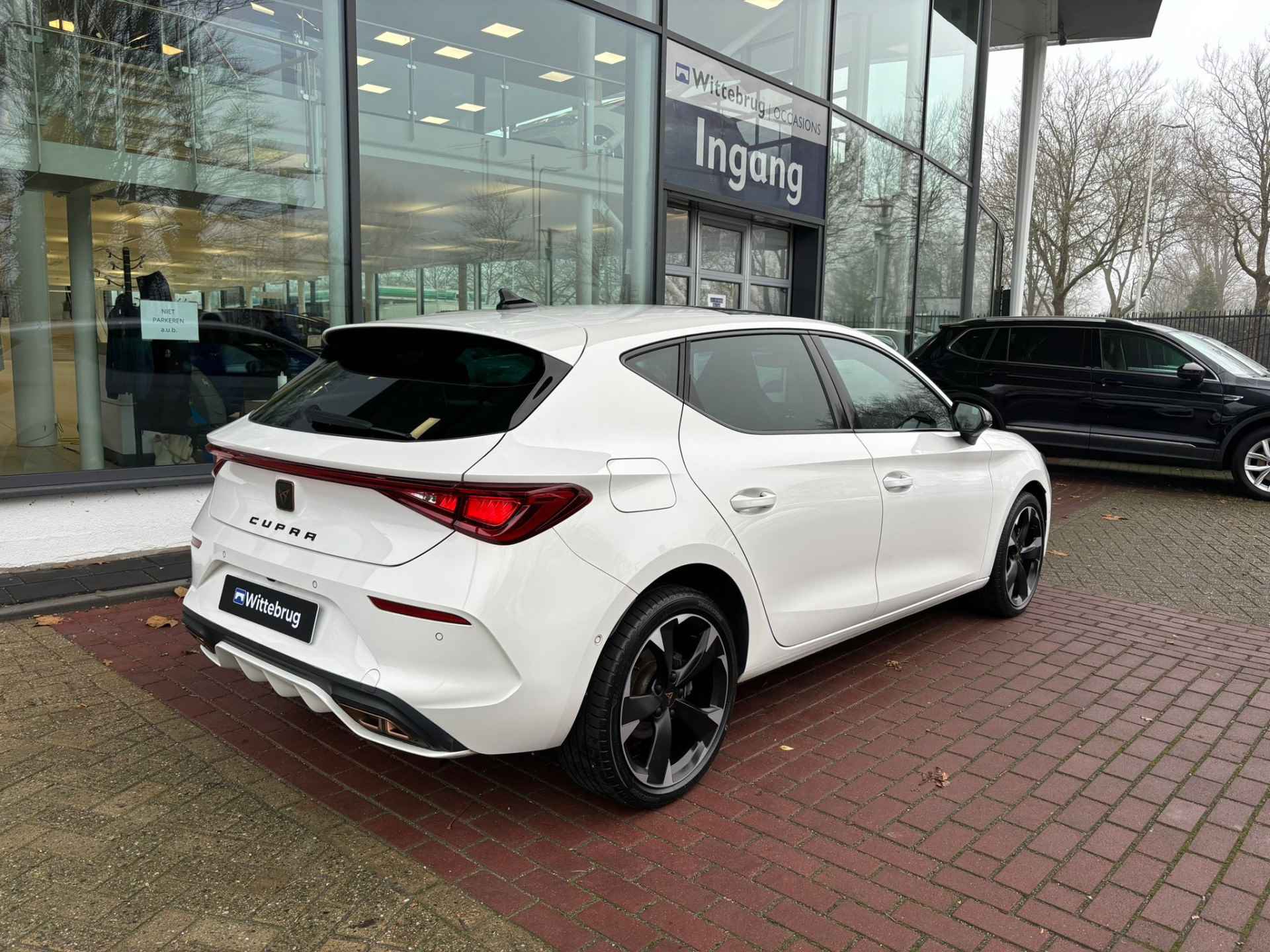 CUPRA Leon 1.4 e-Hybrid 204pk DSG Performance / Panoramadak / LED / Kuipstoelen / Camera / Stuur & Stoelverwarming / 18" LMV - 7/27