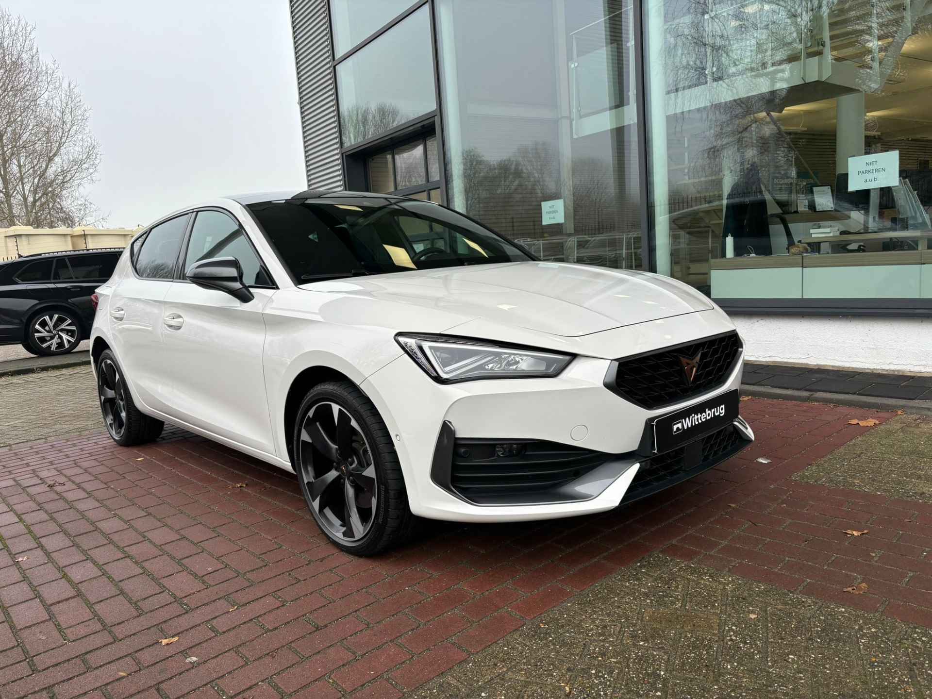 CUPRA Leon 1.4 e-Hybrid 204pk DSG Performance / Panoramadak / LED / Kuipstoelen / Camera / Stuur & Stoelverwarming / 18" LMV - 11/27