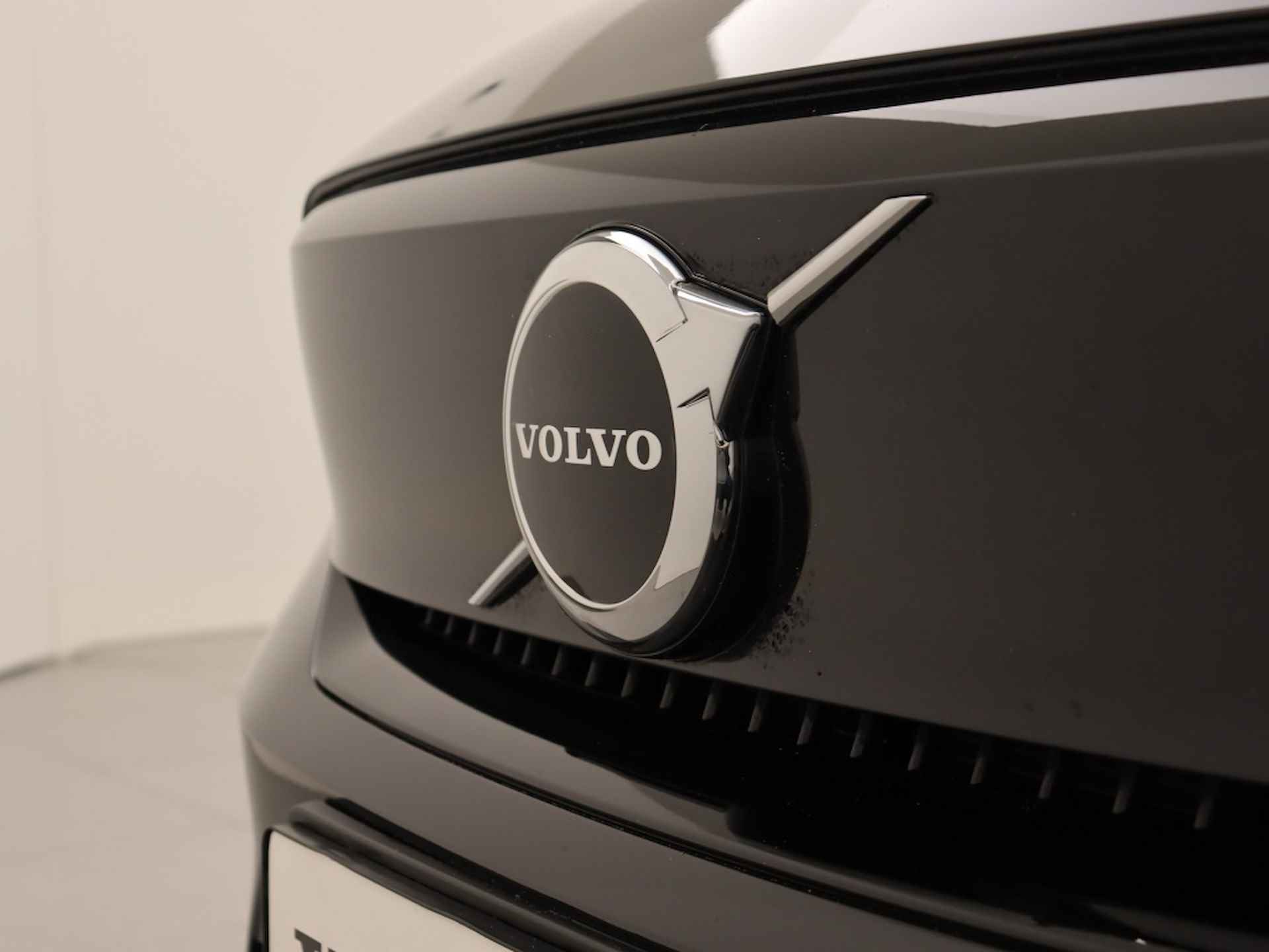 Volvo C40 RECHARGE SINGLE MOTOR (EXTENDED RANGE) PLUS GETINT GLAS KEYLESS - 29/32